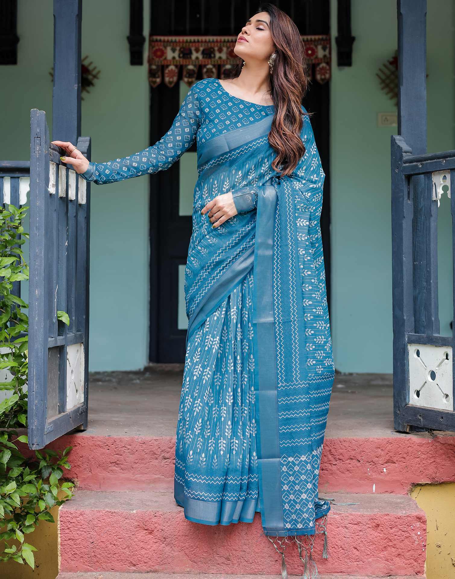 Blue Linen Printed Saree - Image 5
