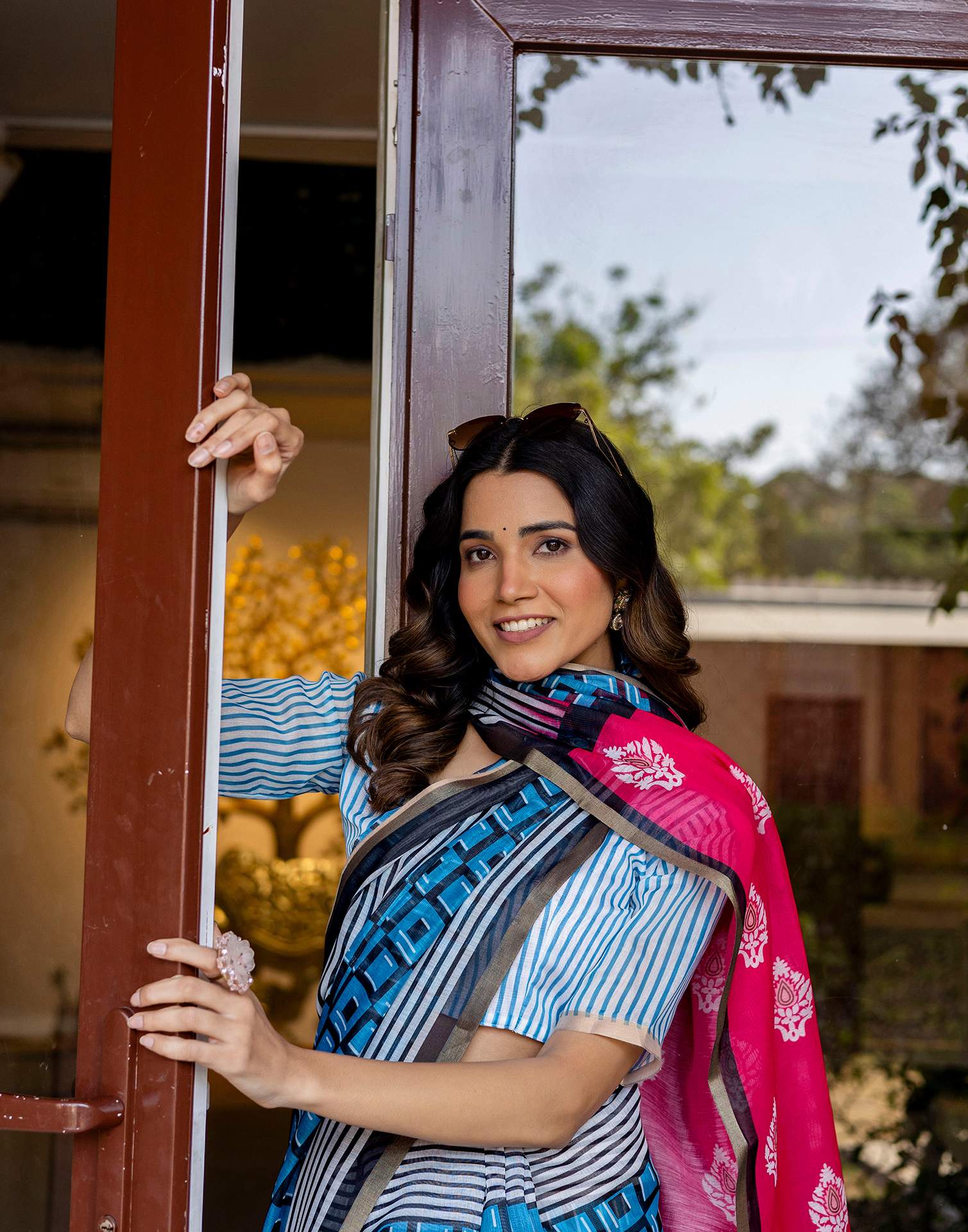 Blue Linen Printed Saree - Image 4