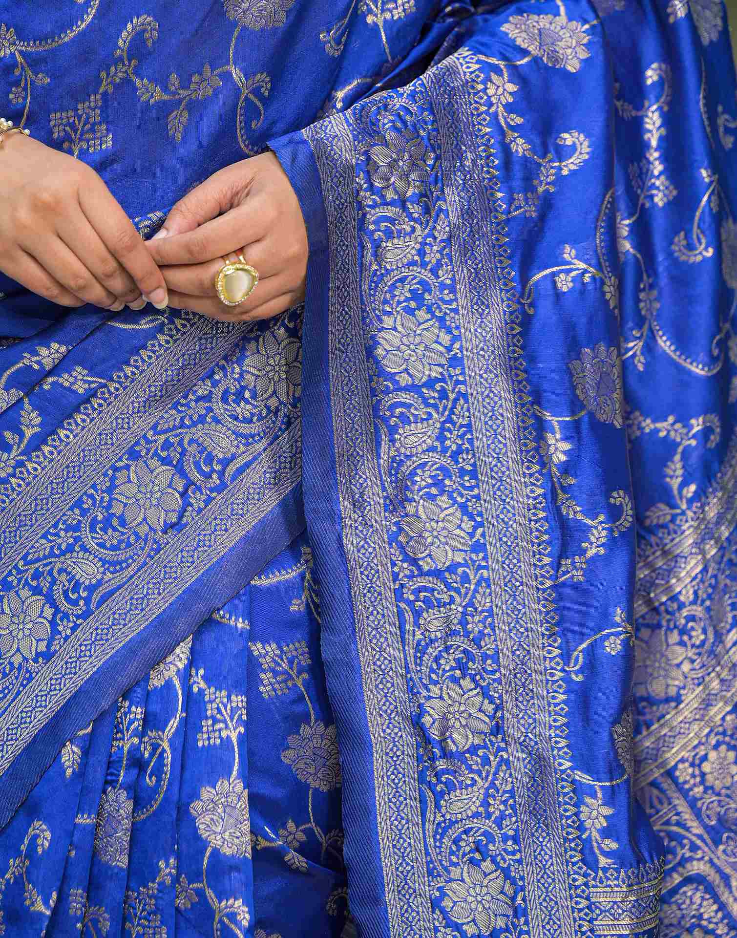 Blue Silk Woven Banarasi Saree - Image 11