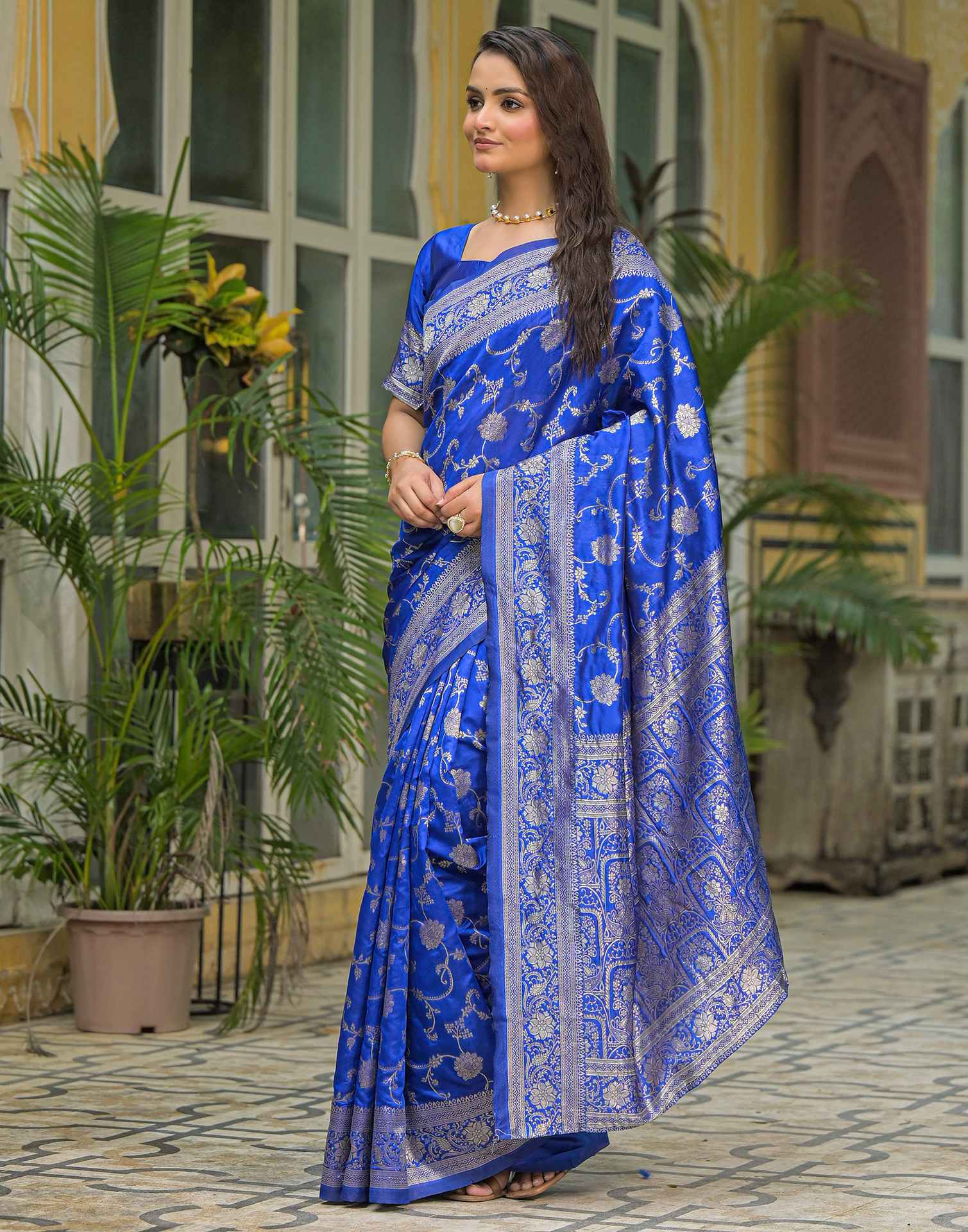 Blue Silk Woven Banarasi Saree - Image 4