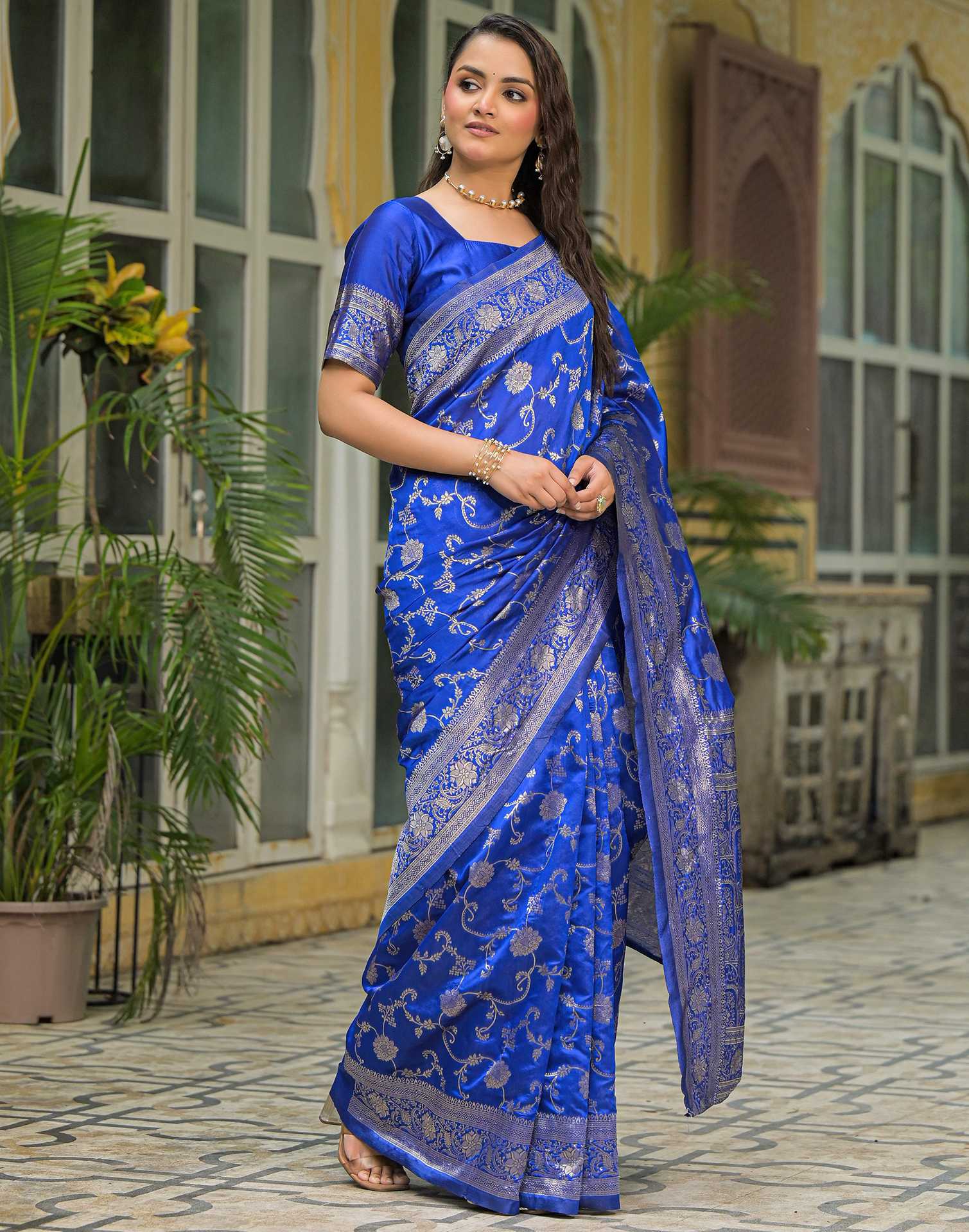 Blue Silk Woven Banarasi Saree - Image 5