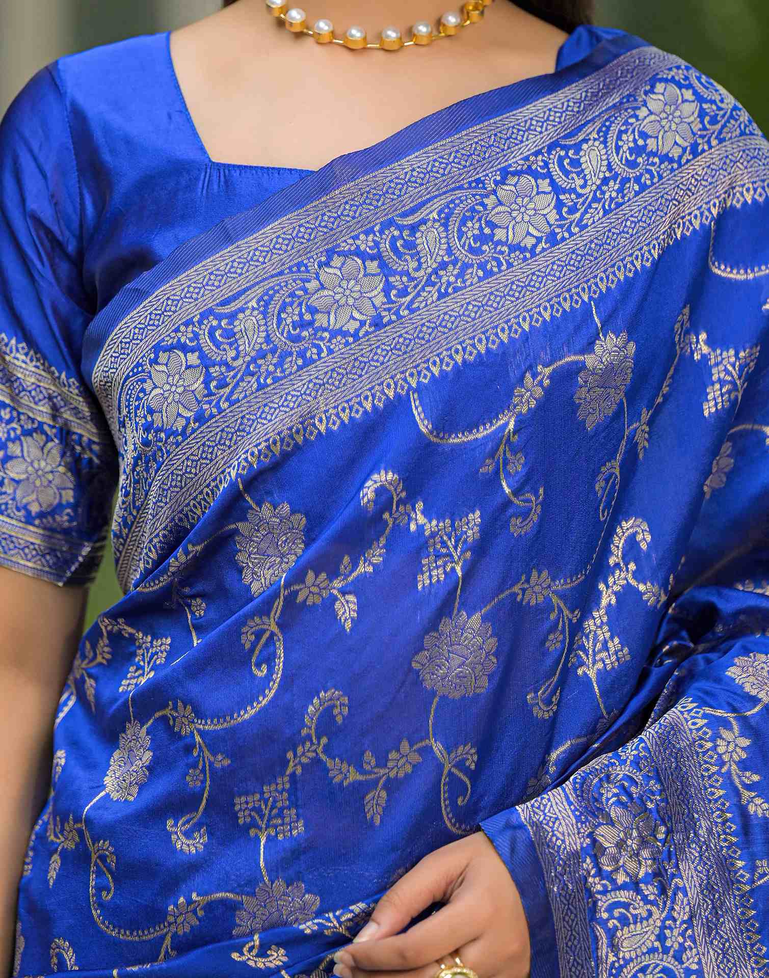 Blue Silk Woven Banarasi Saree - Image 9
