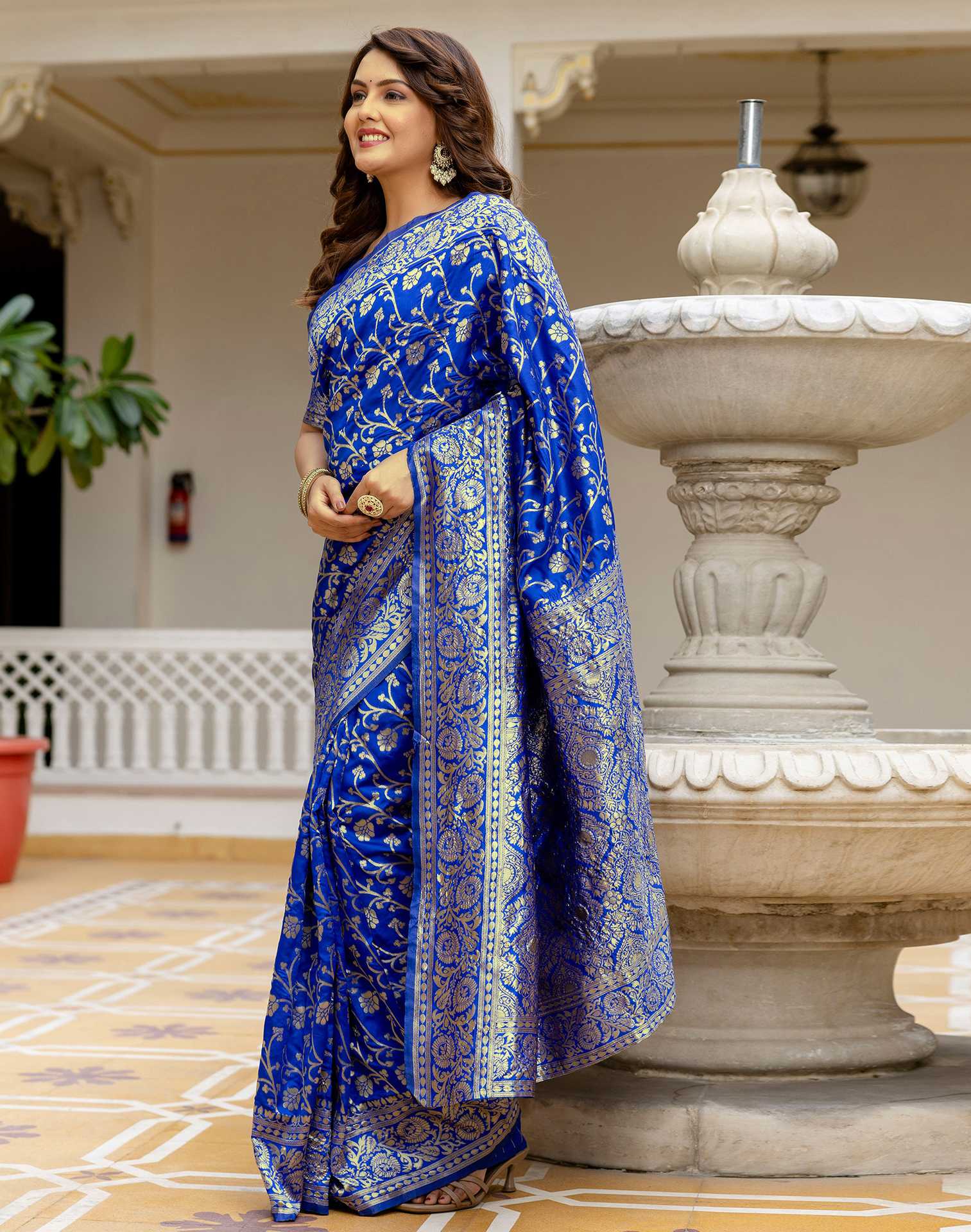 Blue Silk Woven Banarasi Saree - Image 5