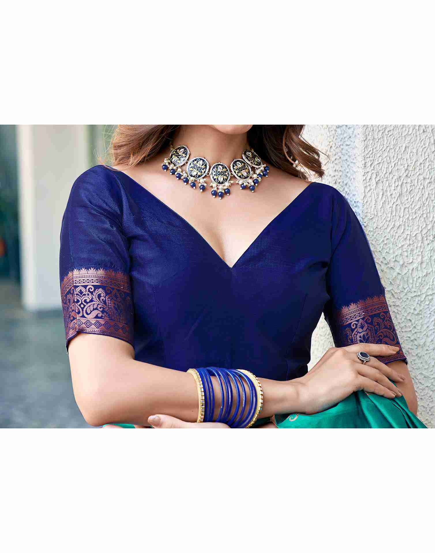 Navy Blue Silk Woven Banarasi Saree - Image 7