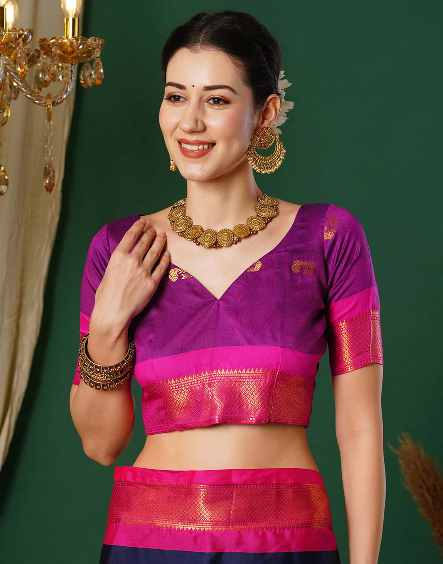 Navy Blue Silk Woven Kanjivaram Saree - Image 6
