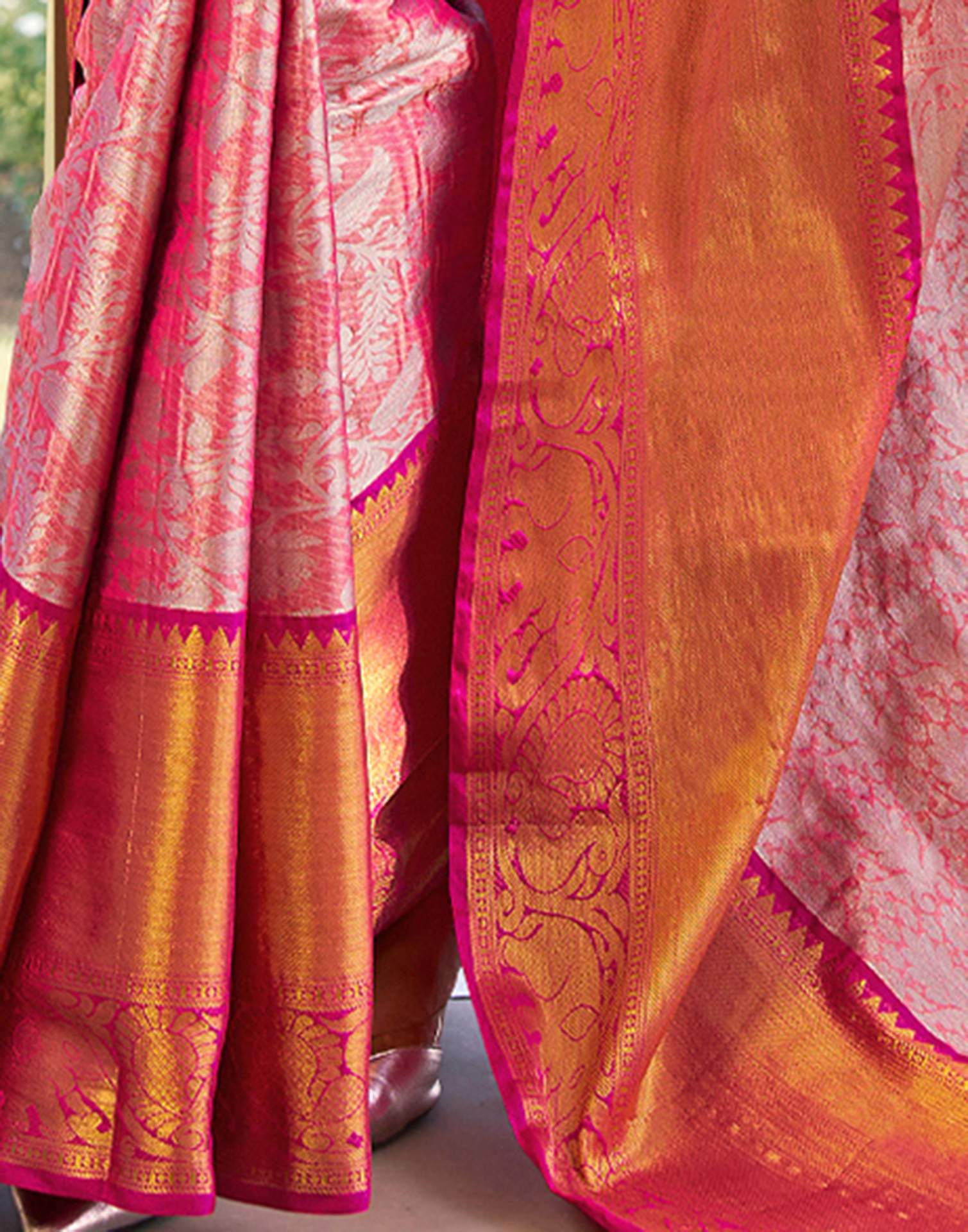 Blush Pink Silk Woven Kanjivaram Saree - Image 7