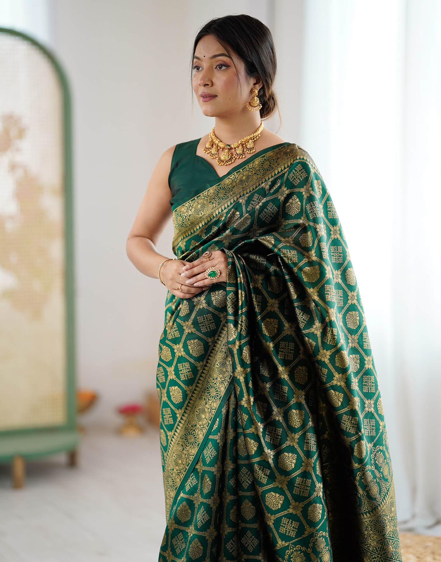Bottle Green Silk Woven Banarasi Saree - Image 4