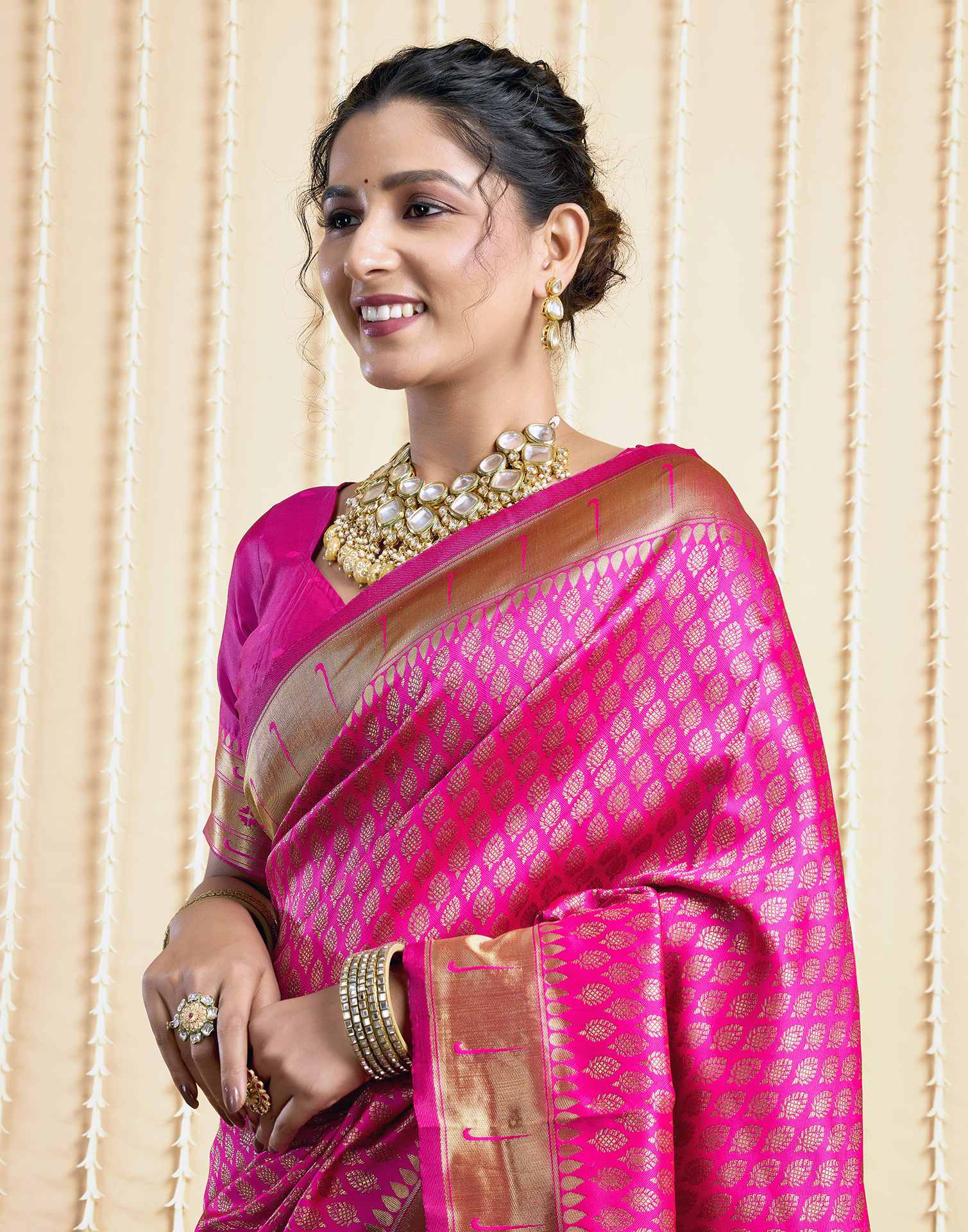 Bright Pink Silk Woven Paithani Saree - Image 4