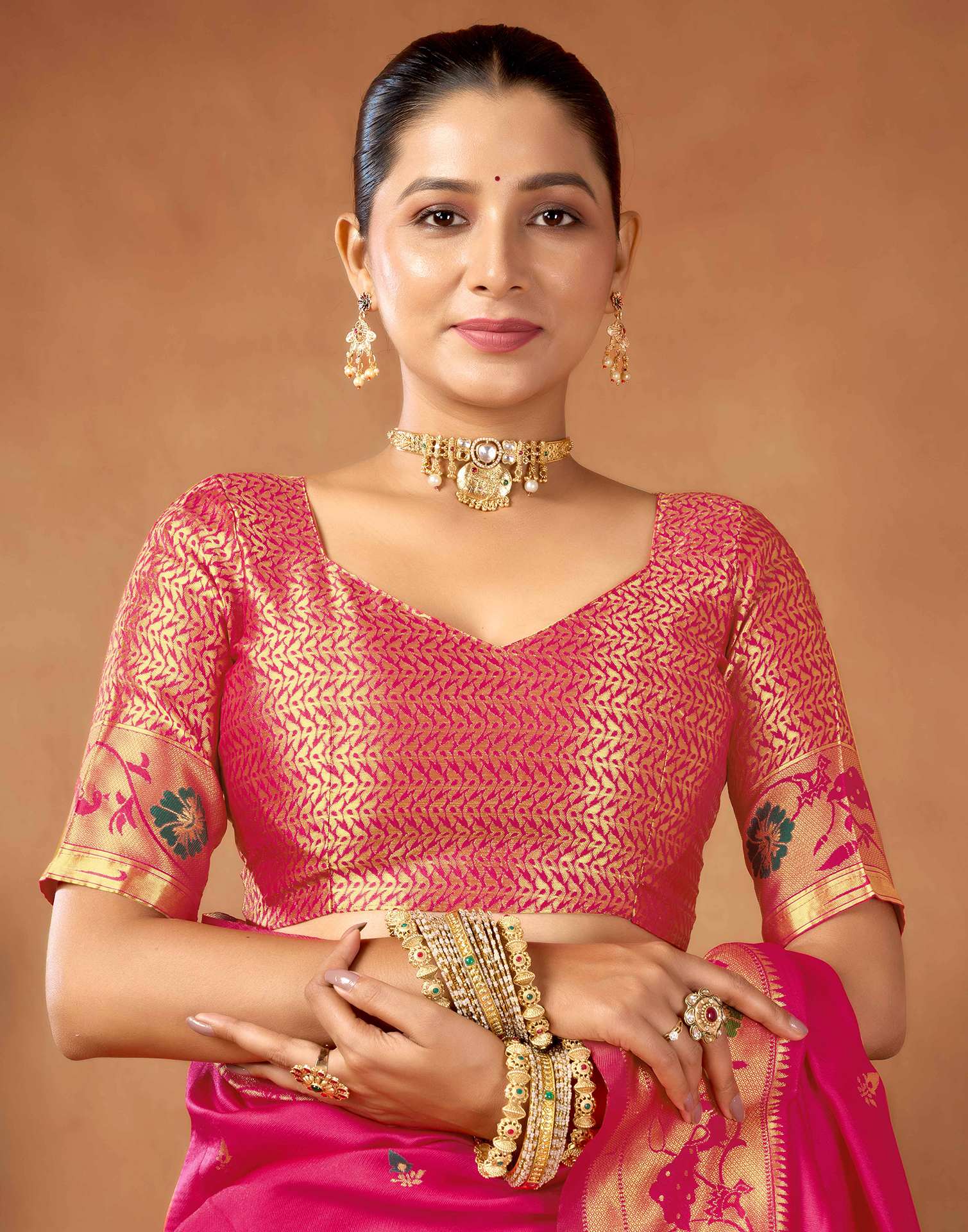 Bright Pink Silk Woven Paithani Saree - Image 8