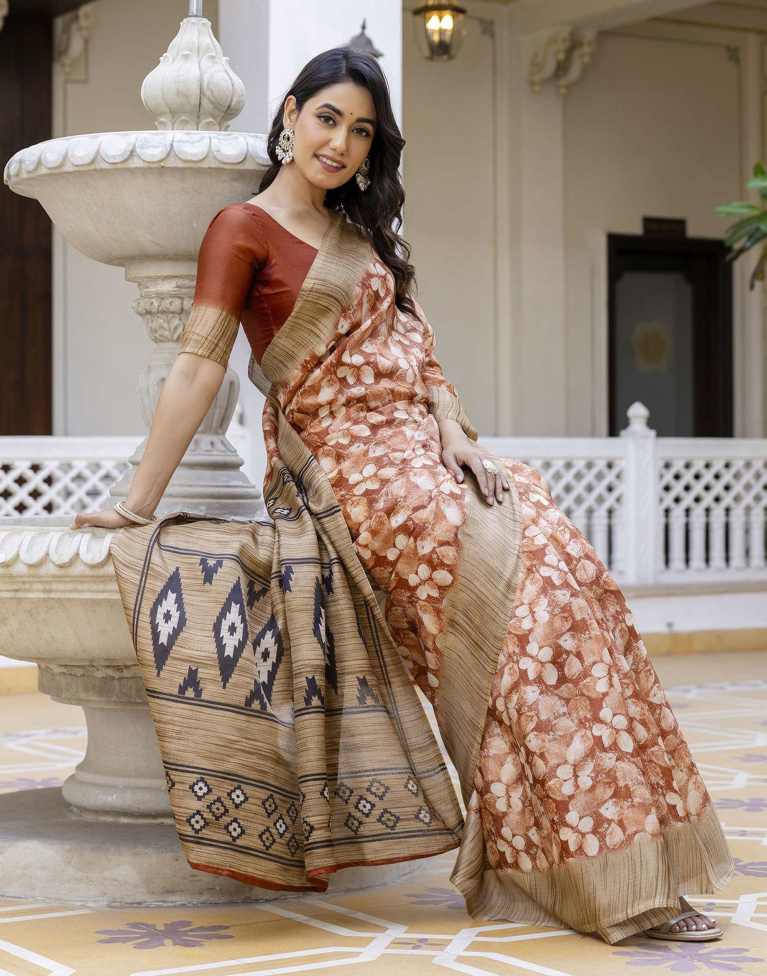 Brown Cotton Blend Printed Saree - Image 7