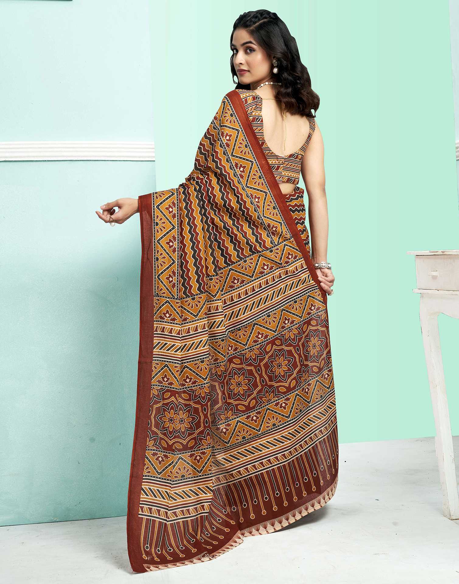 Brown Cotton Printed Saree - Image 6