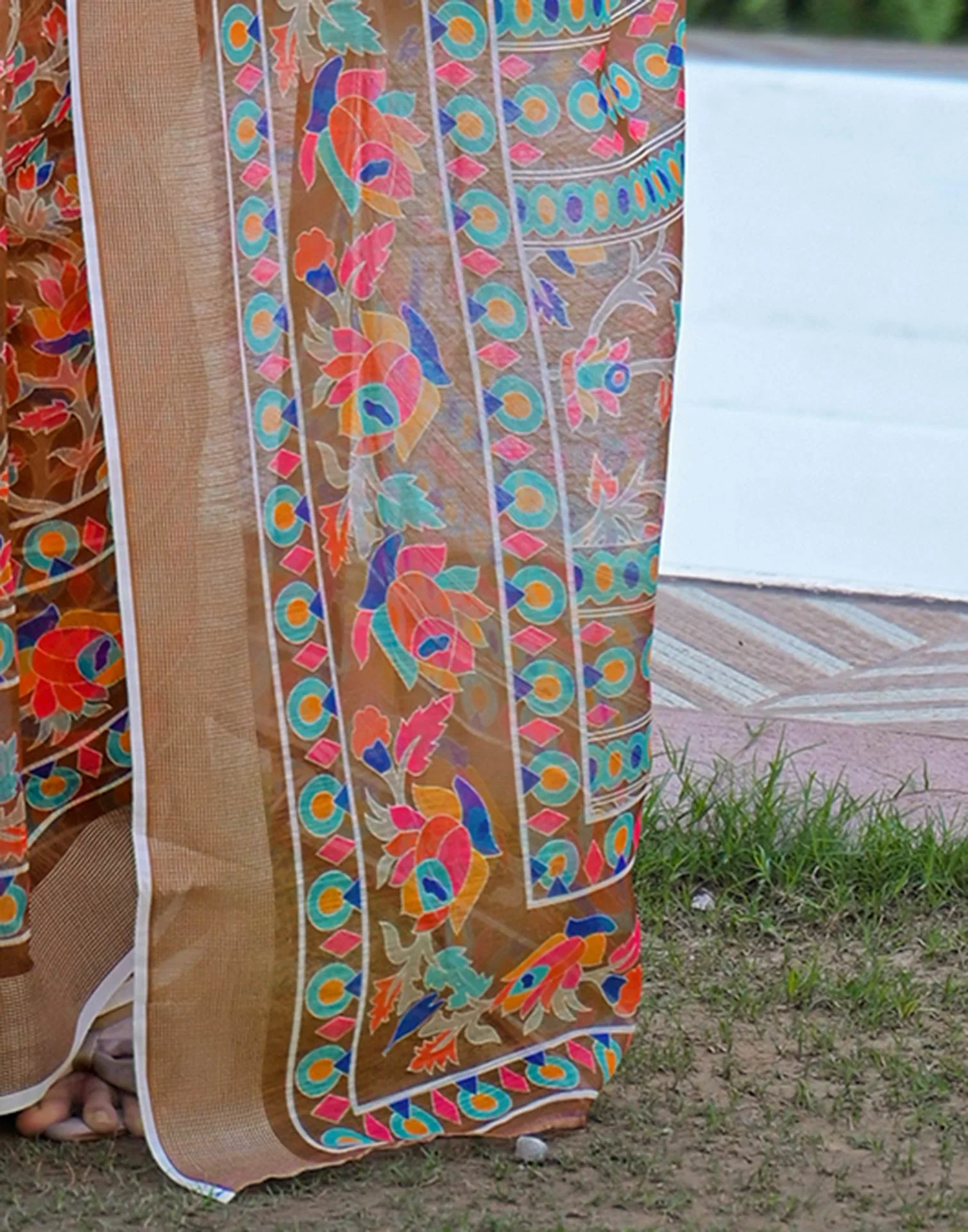 Brown Linen Printed Saree - Image 9