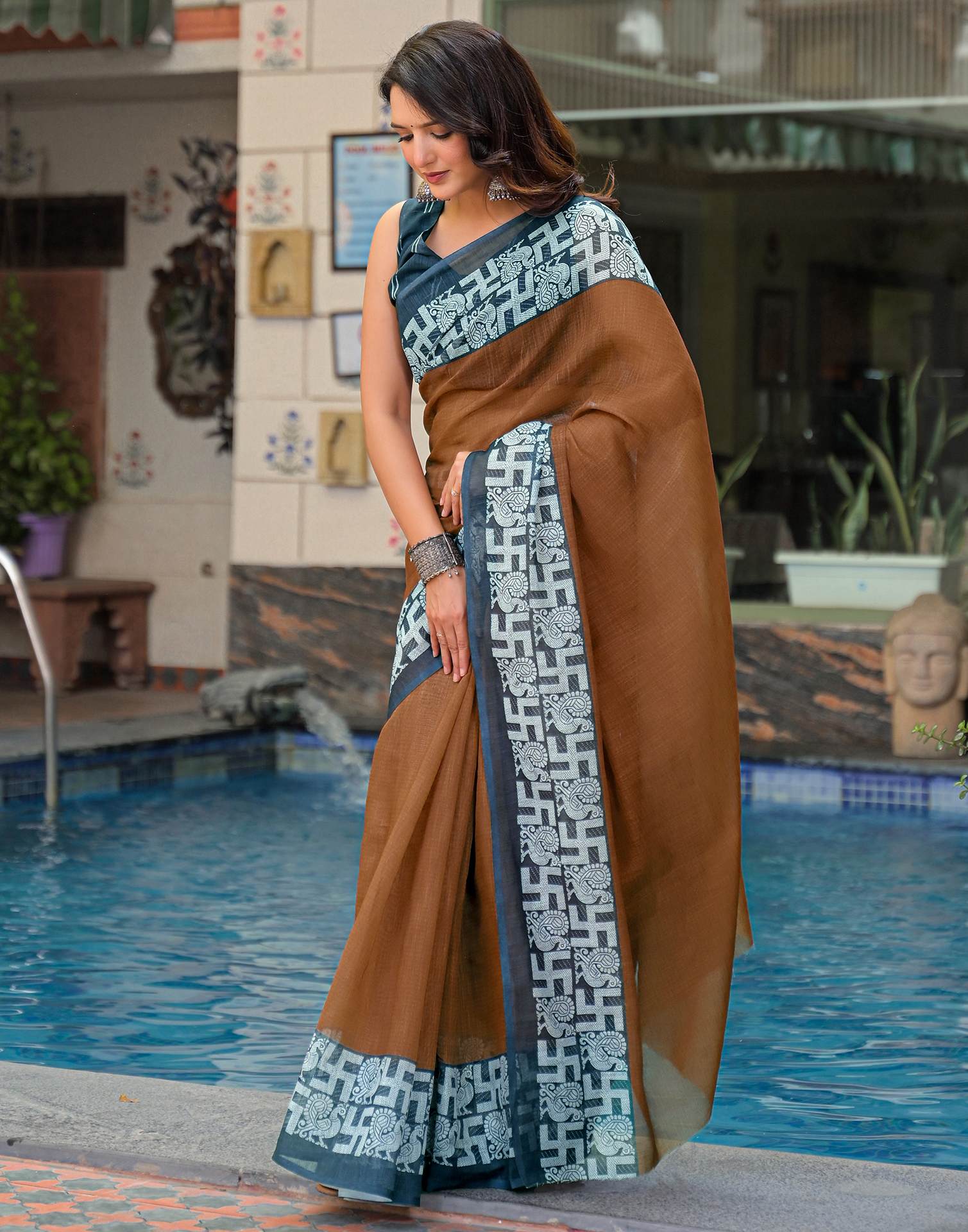 Brown Linen Printed Saree - Image 4