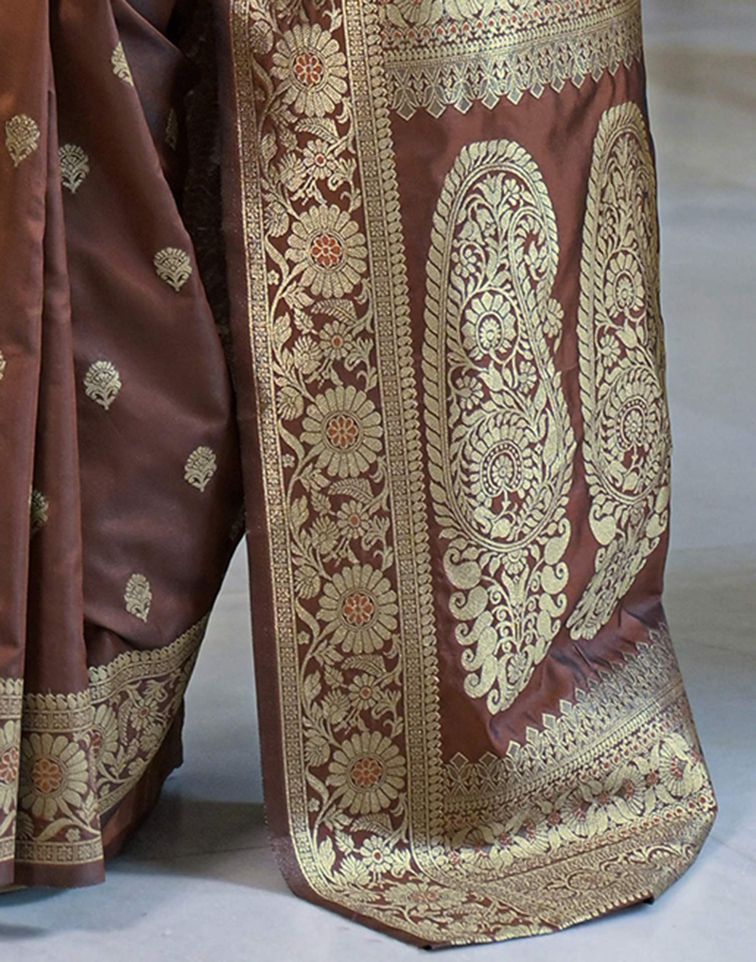 Brown Silk Woven Banarasi Saree - Image 10