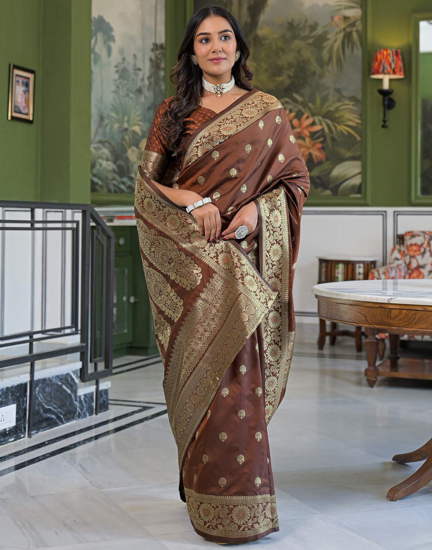 Brown Silk Woven Banarasi Saree - Image 5