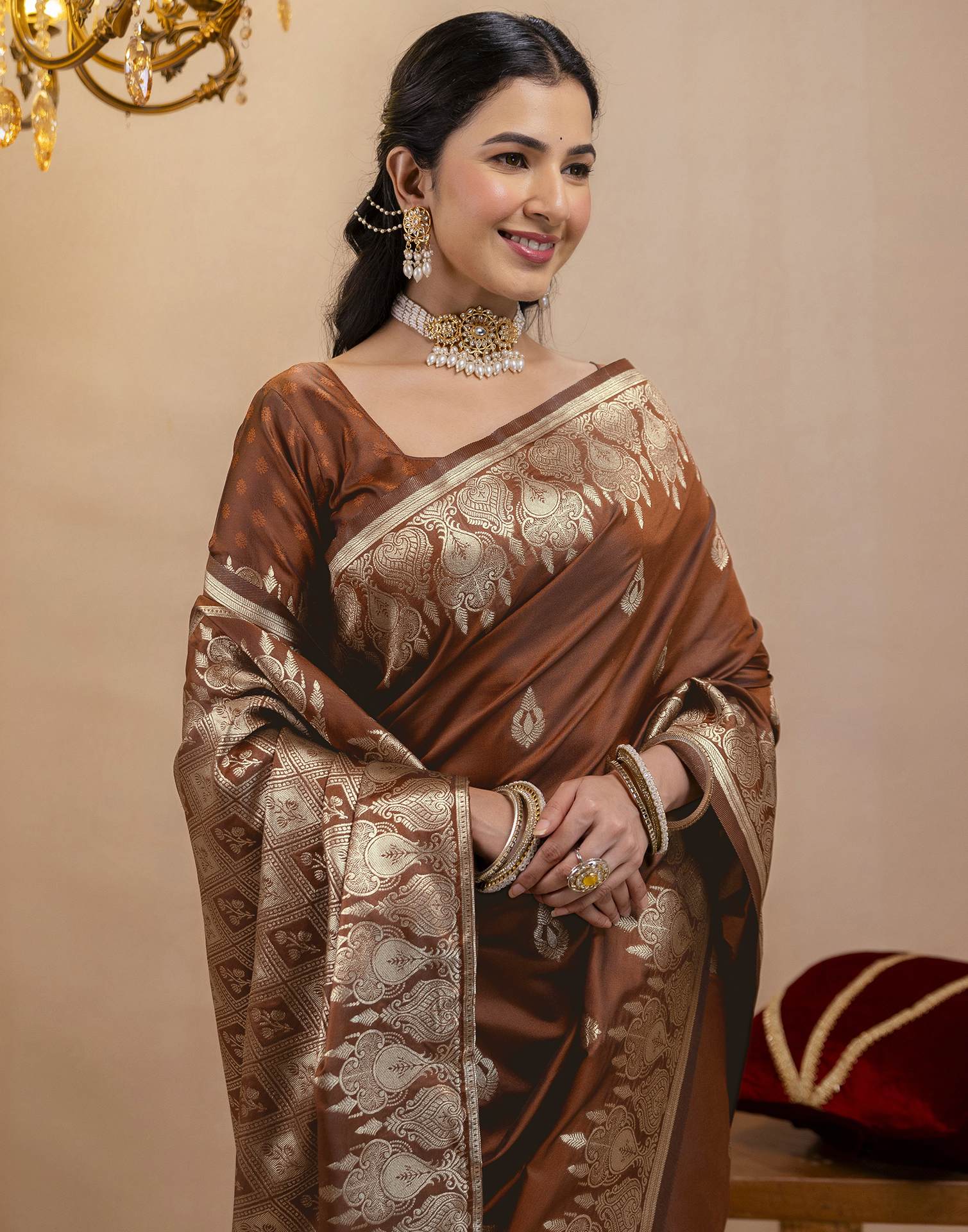Brown Silk Woven Banarasi Saree - Image 9