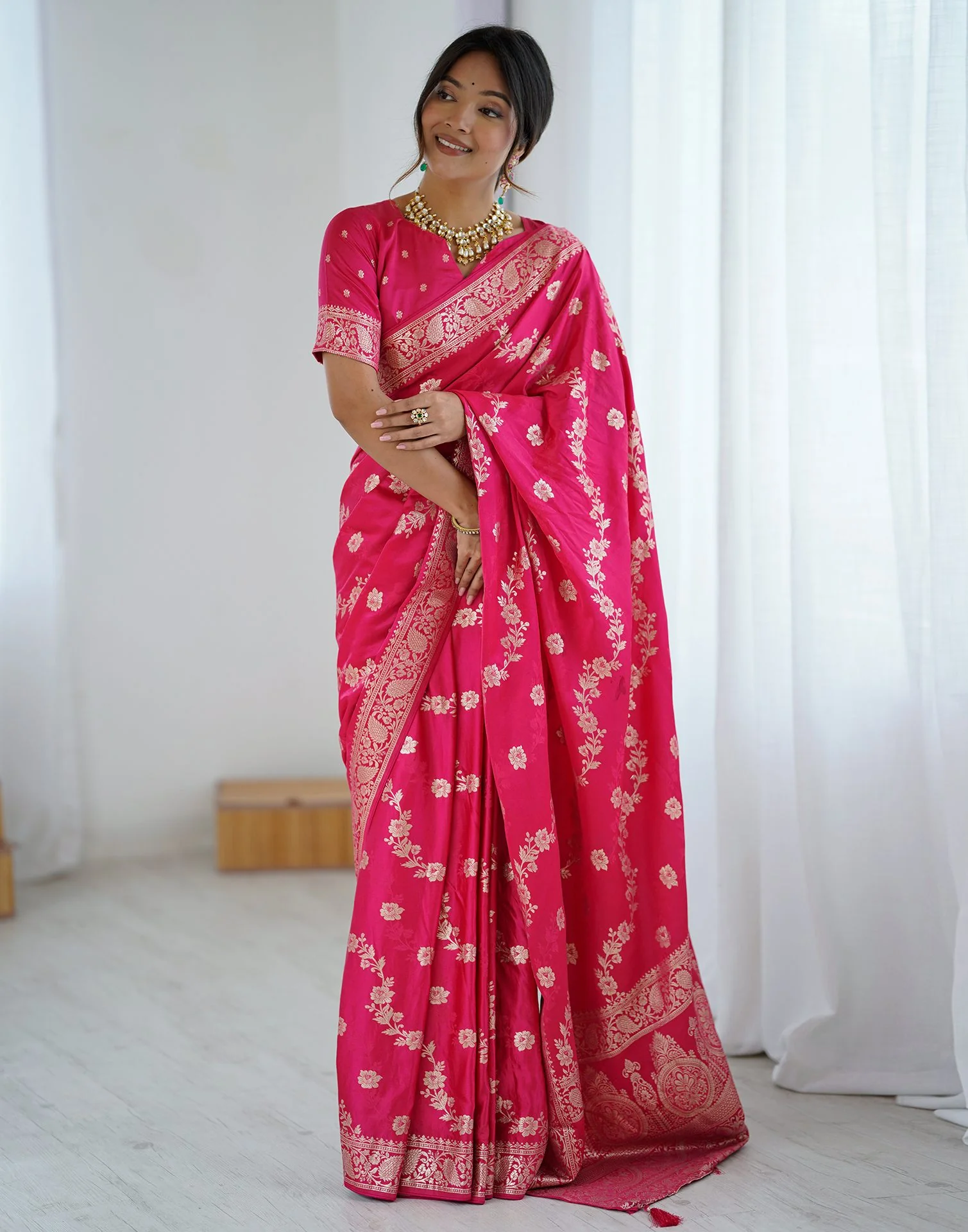Coral Pink Silk Woven Banarasi Saree - Image 6