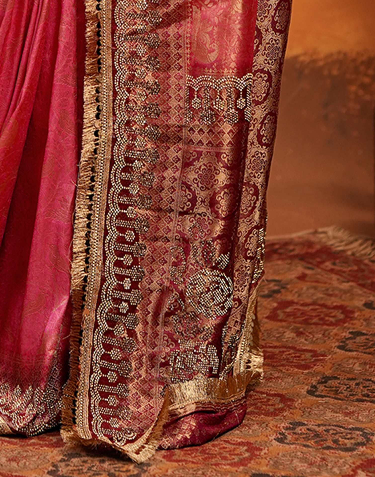 Coral Pink Silk Woven Banarasi Saree - Image 10