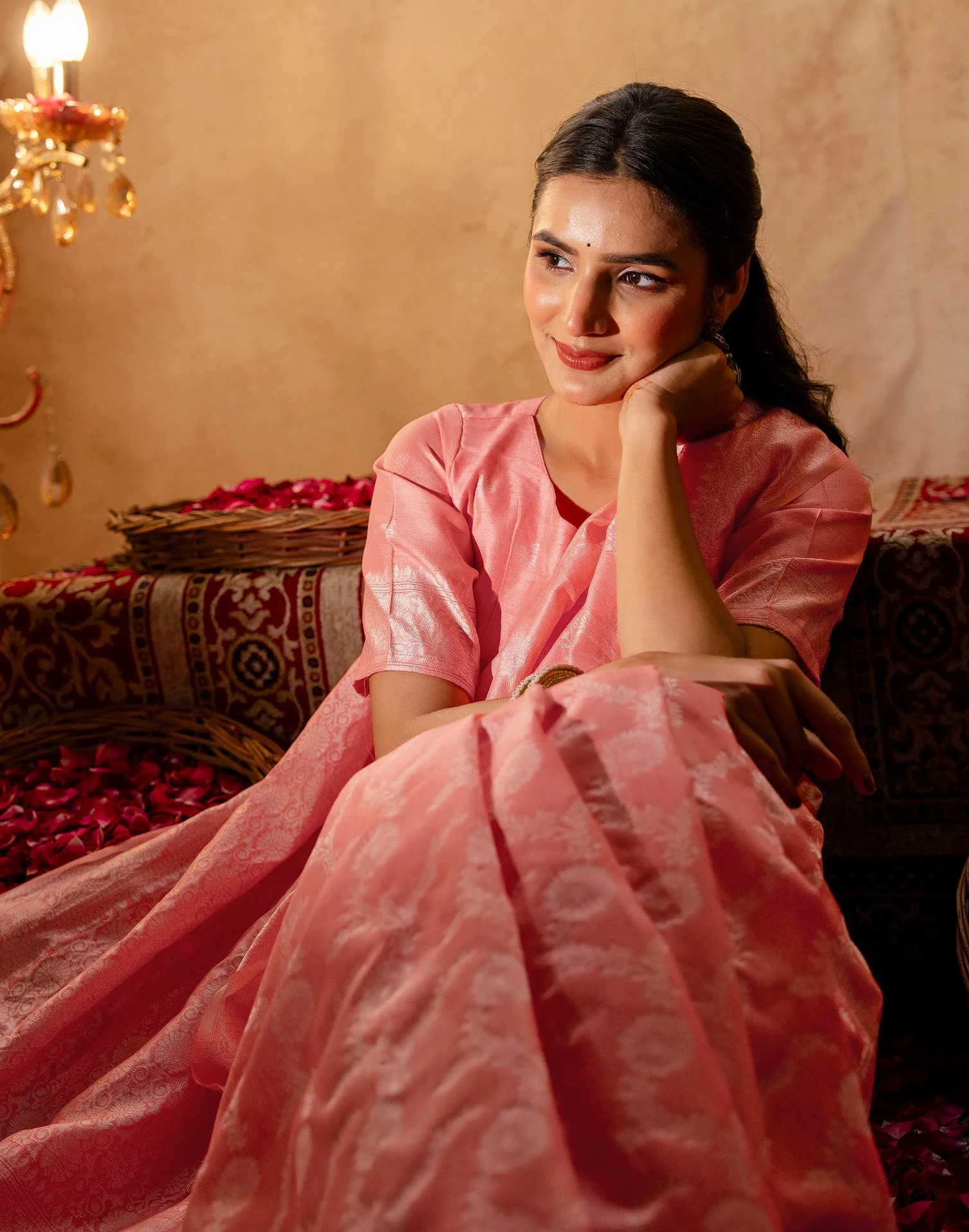 Coral Pink Silk Woven Banarasi Saree - Image 10