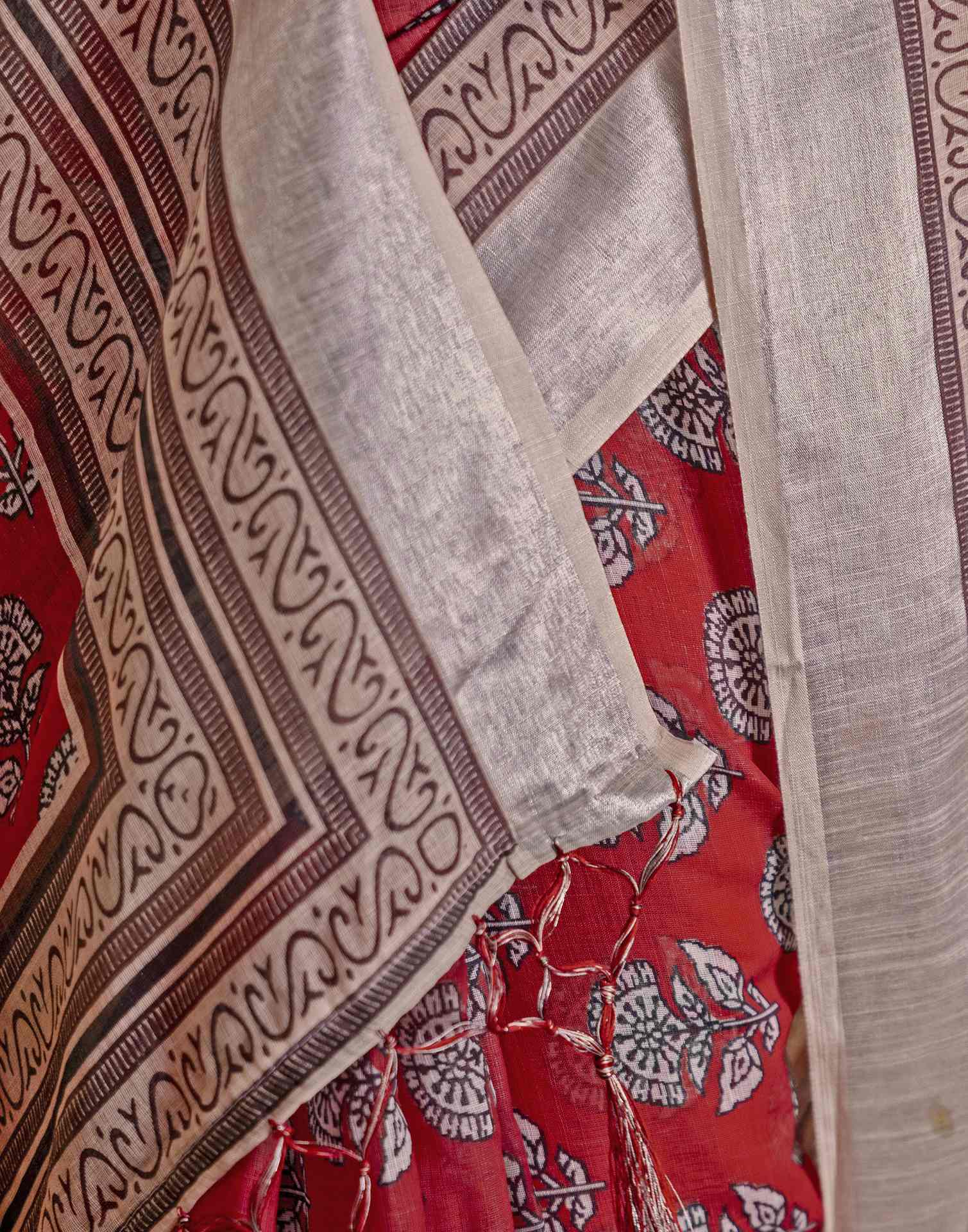 Coral Red Linen Printed Saree - Image 11