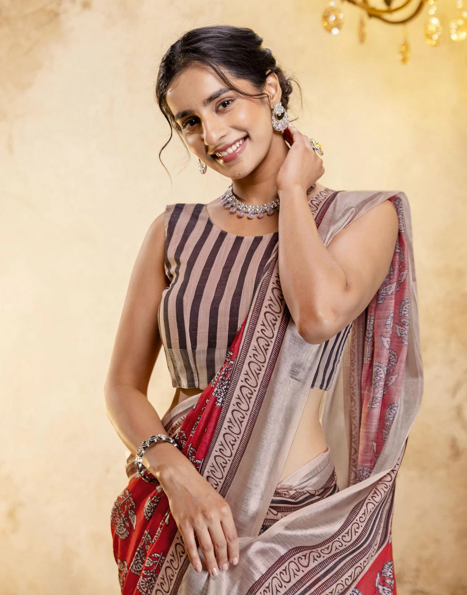 Coral Red Linen Printed Saree - Image 2
