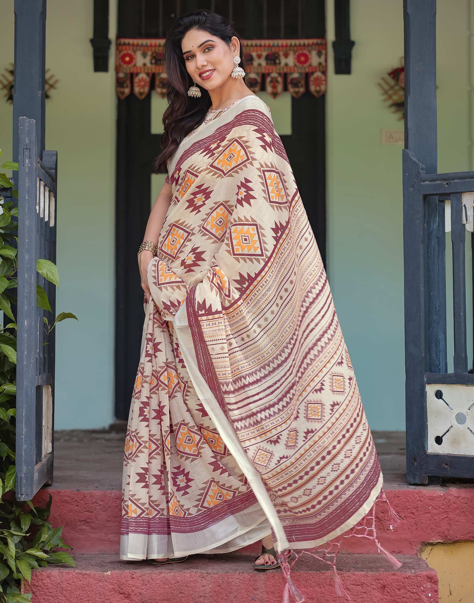 Cream Linen Printed Saree - Image 5