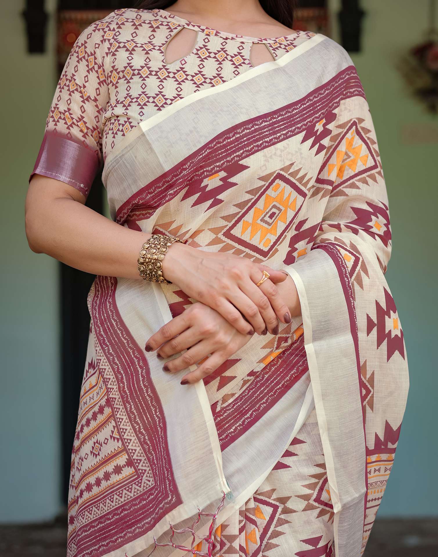 Cream Linen Printed Saree - Image 7