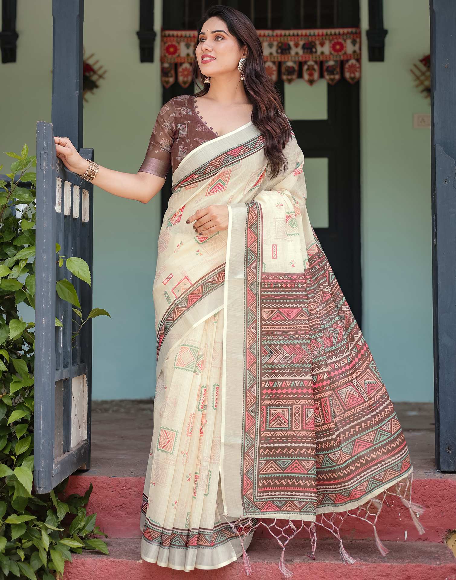 Cream Linen Printed Saree