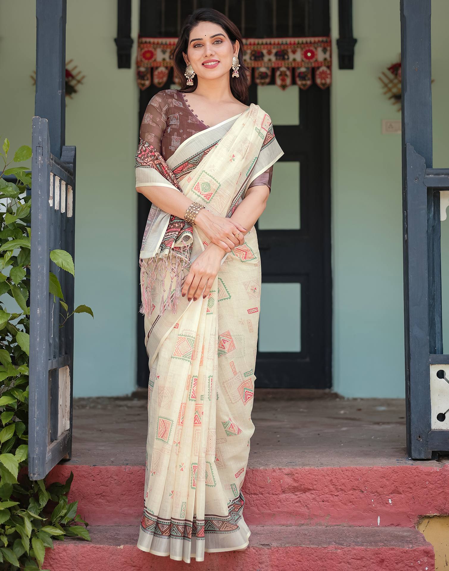 Cream Linen Printed Saree - Image 4