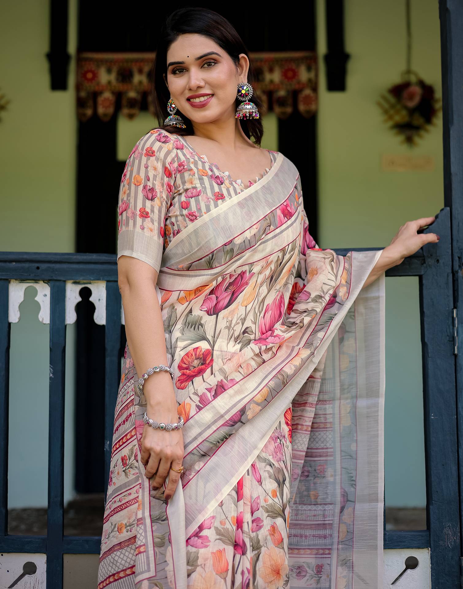 Cream Linen Printed Saree - Image 4