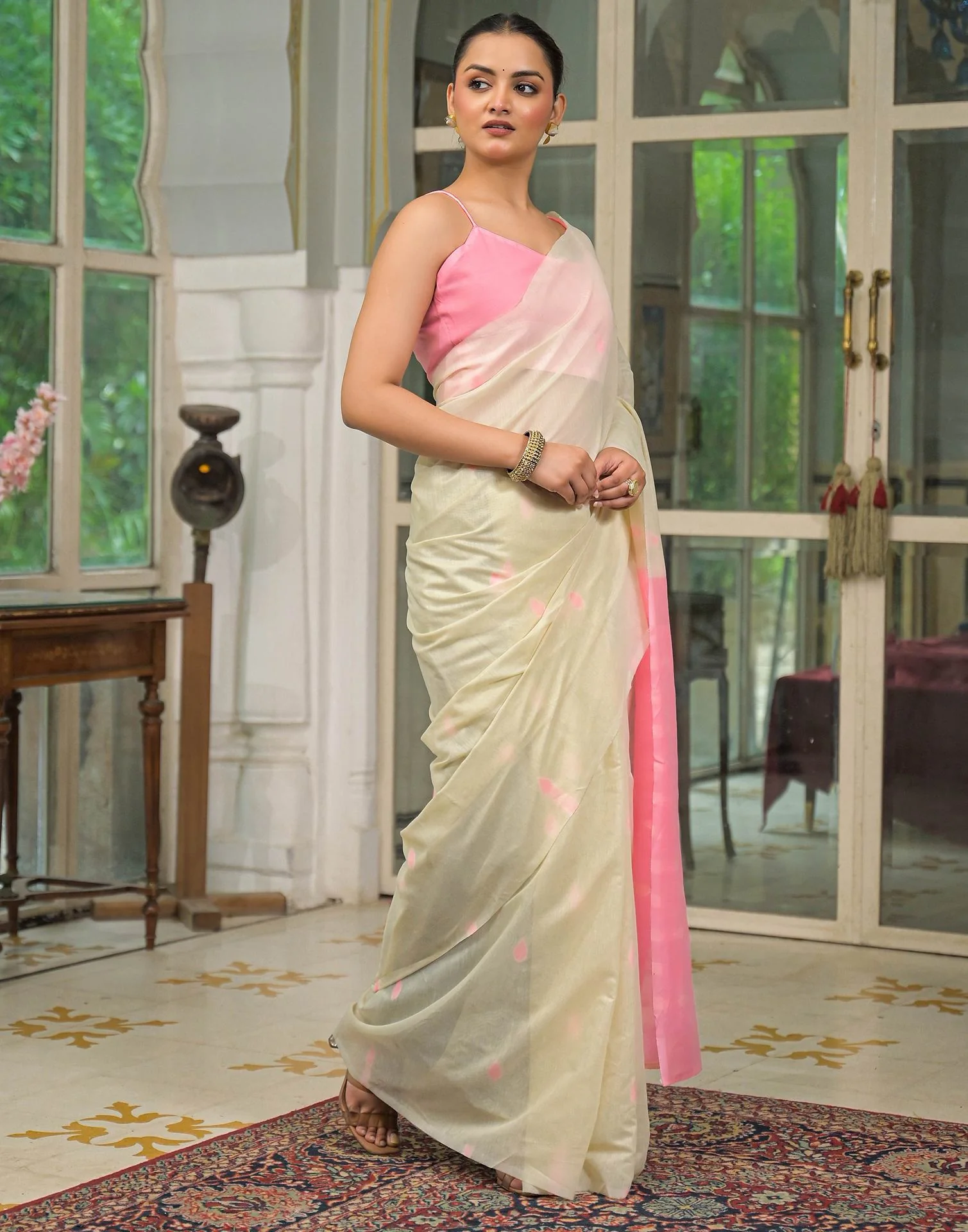 Cream. Pink Linen Woven Saree - Image 5