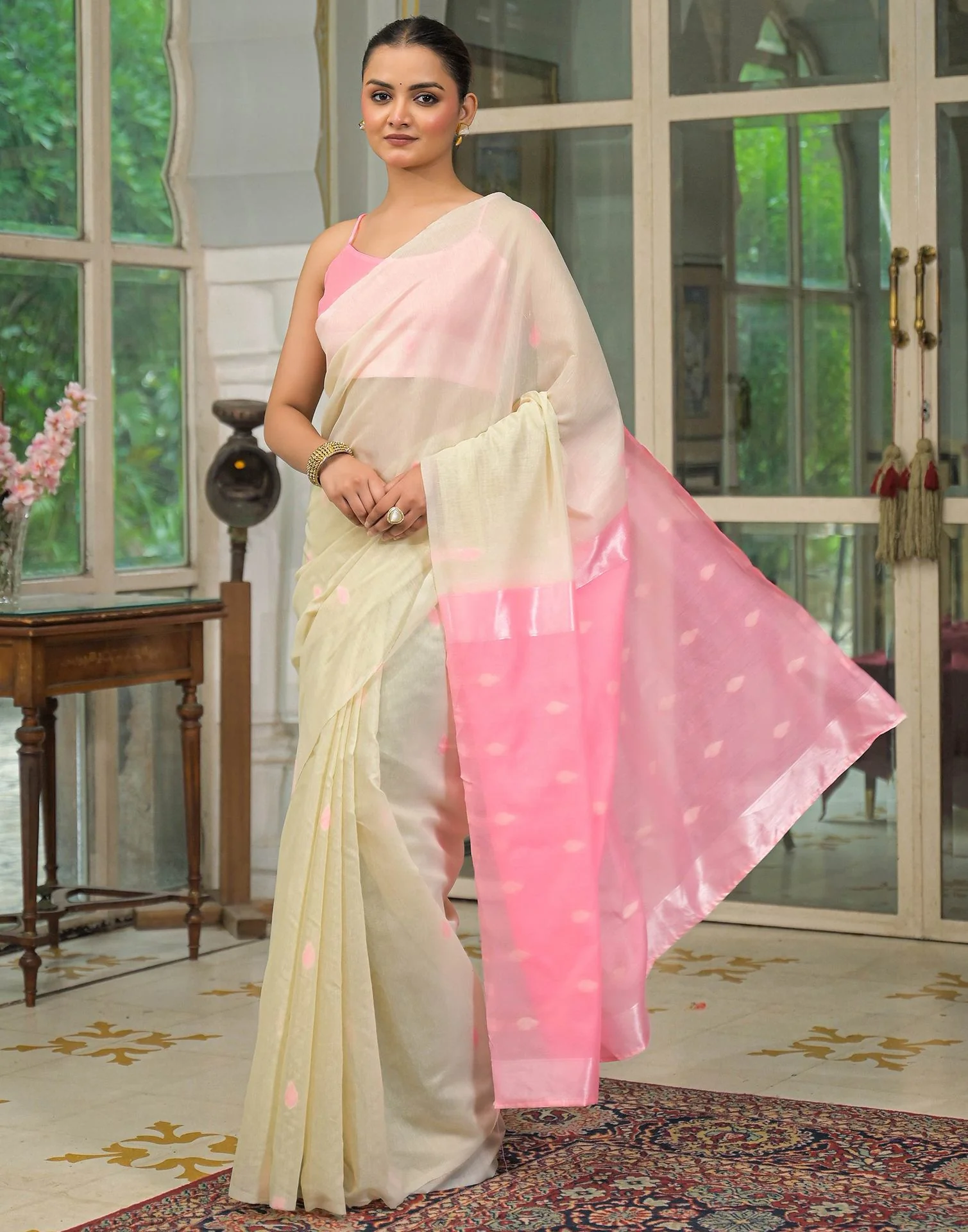 Cream. Pink Linen Woven Saree - Image 9