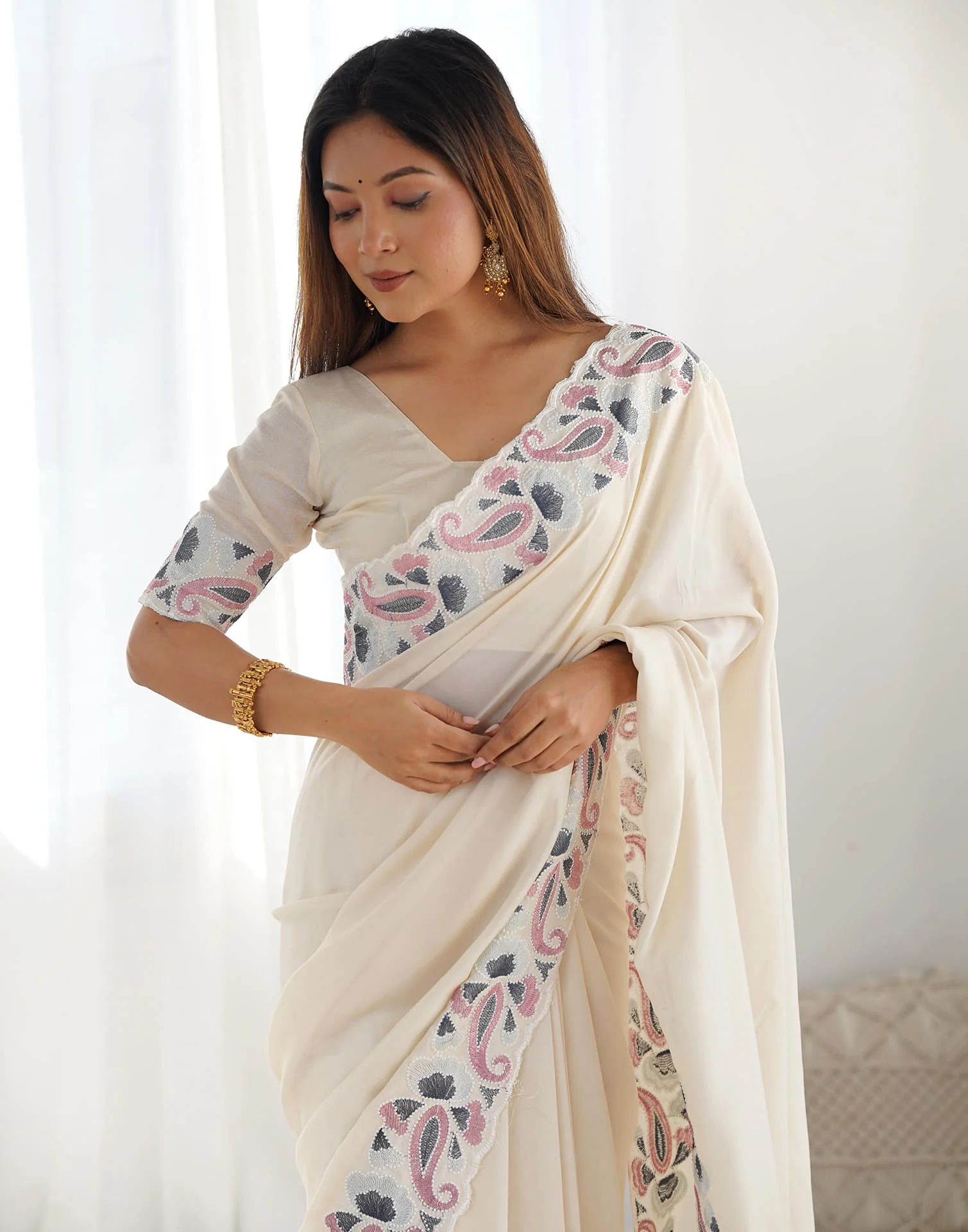 Cream Silk Embroidery Saree - Image 4