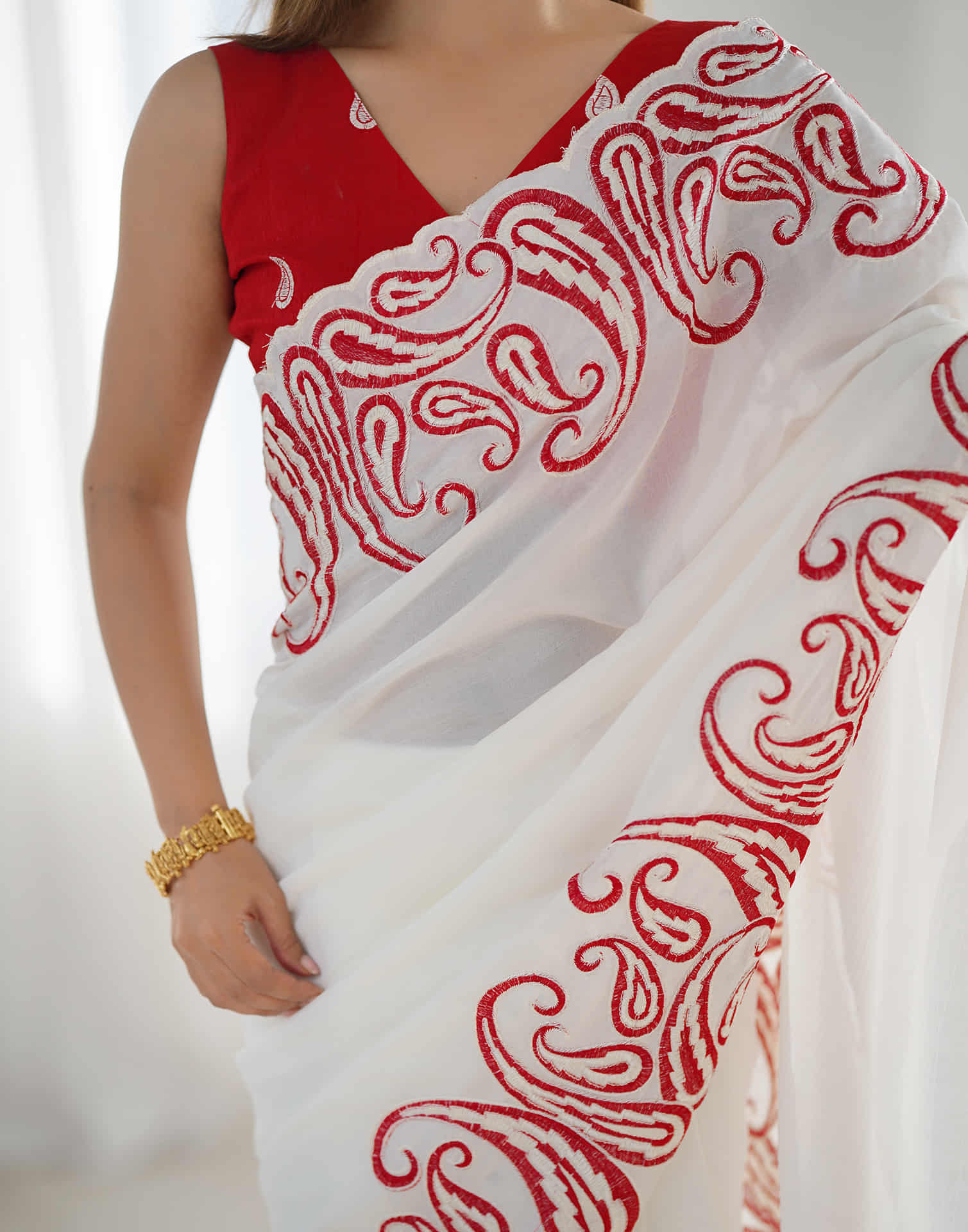 White Silk Embroidery Saree - Image 12