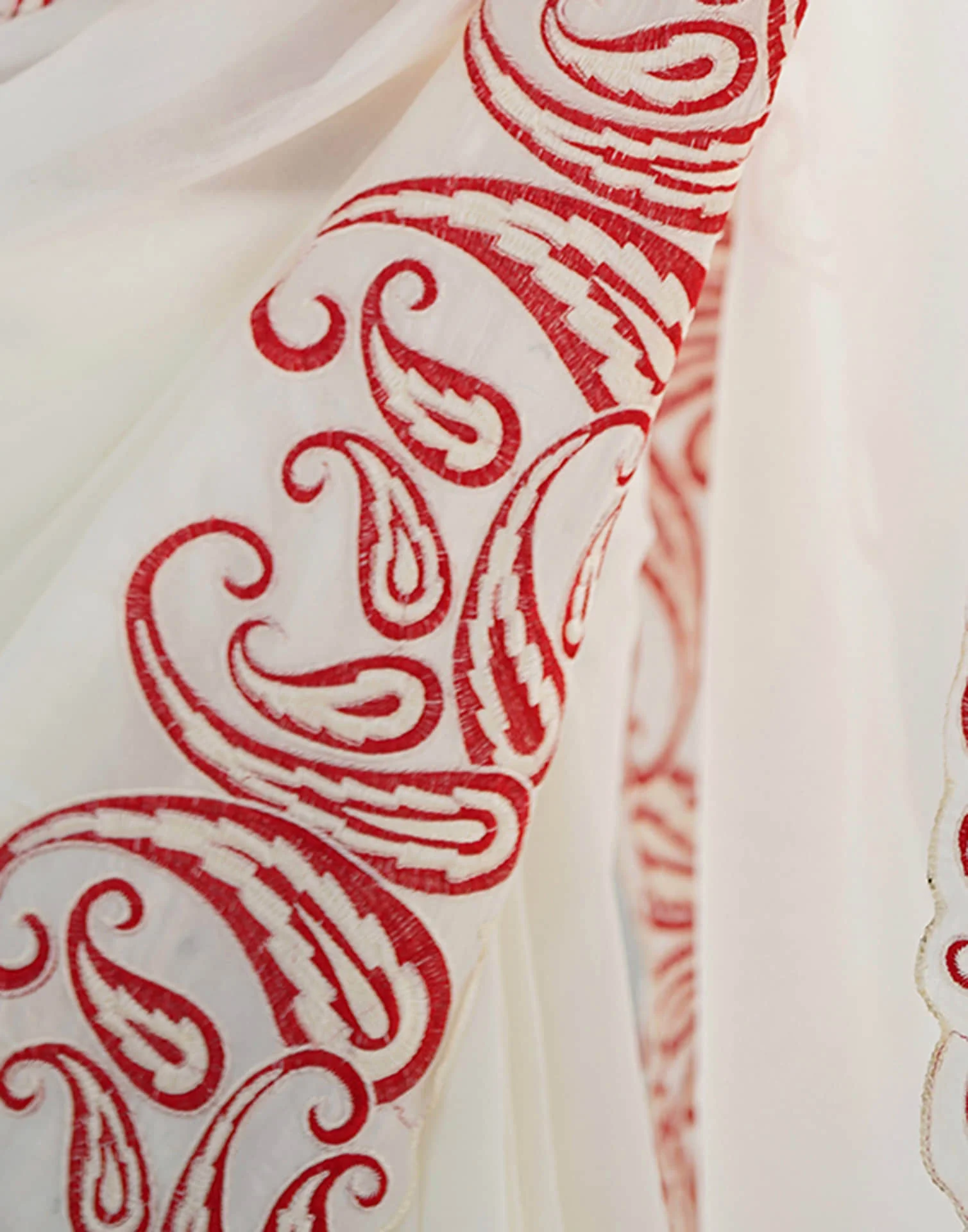 White Silk Embroidery Saree - Image 13