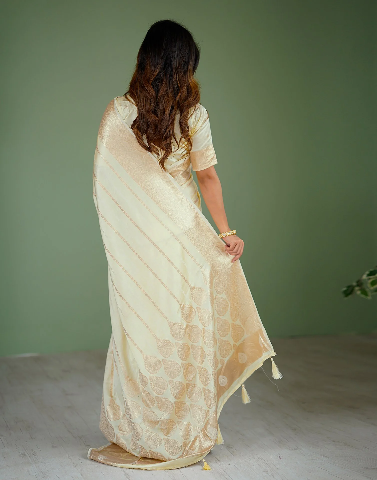 Cream Silk Woven Kanjivaram Saree - Image 6