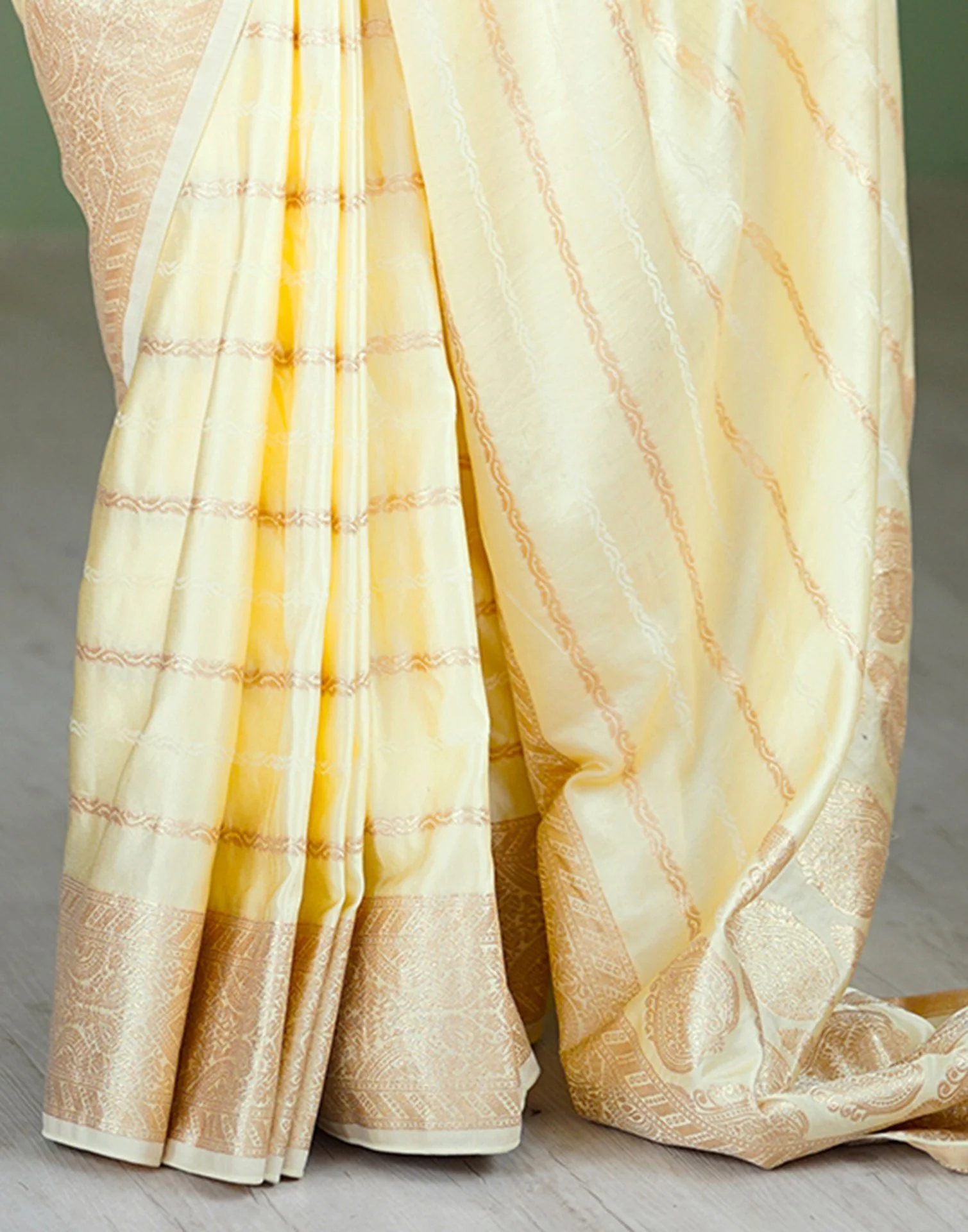 Cream Silk Woven Kanjivaram Saree - Image 8
