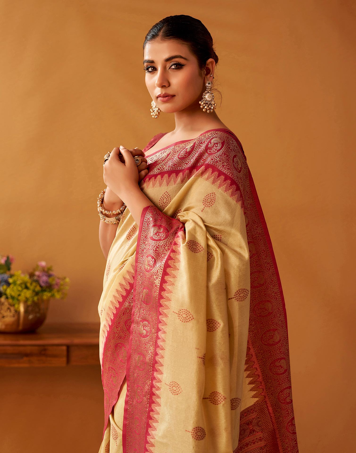Cream Silk Woven Kanjivaram Saree - Image 4
