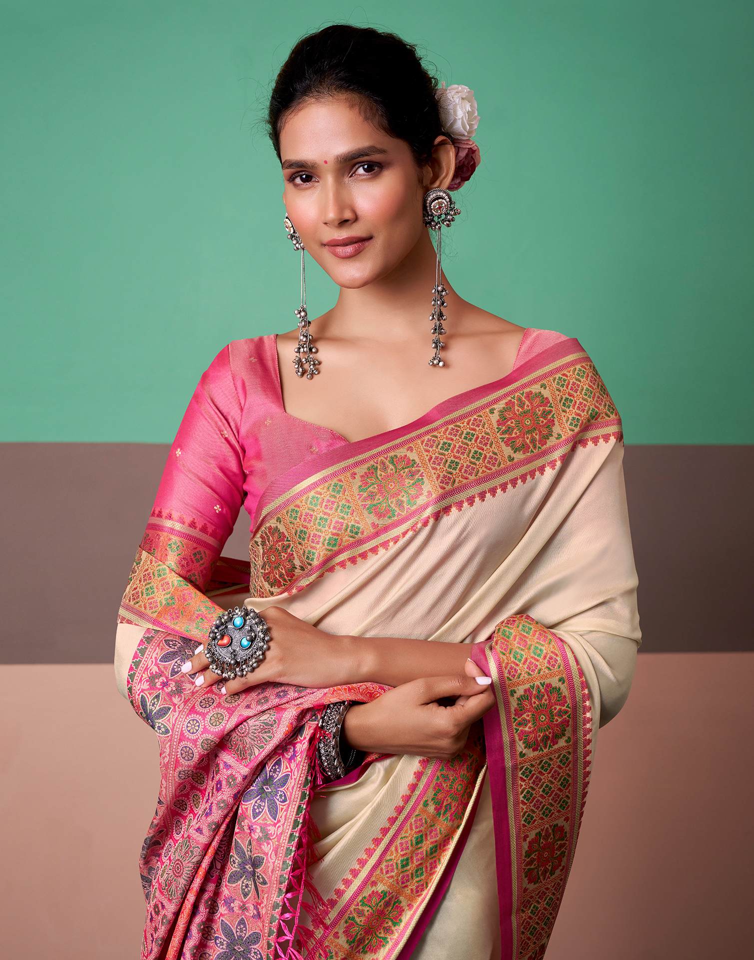 Cream Silk Woven Patola Saree - Image 2