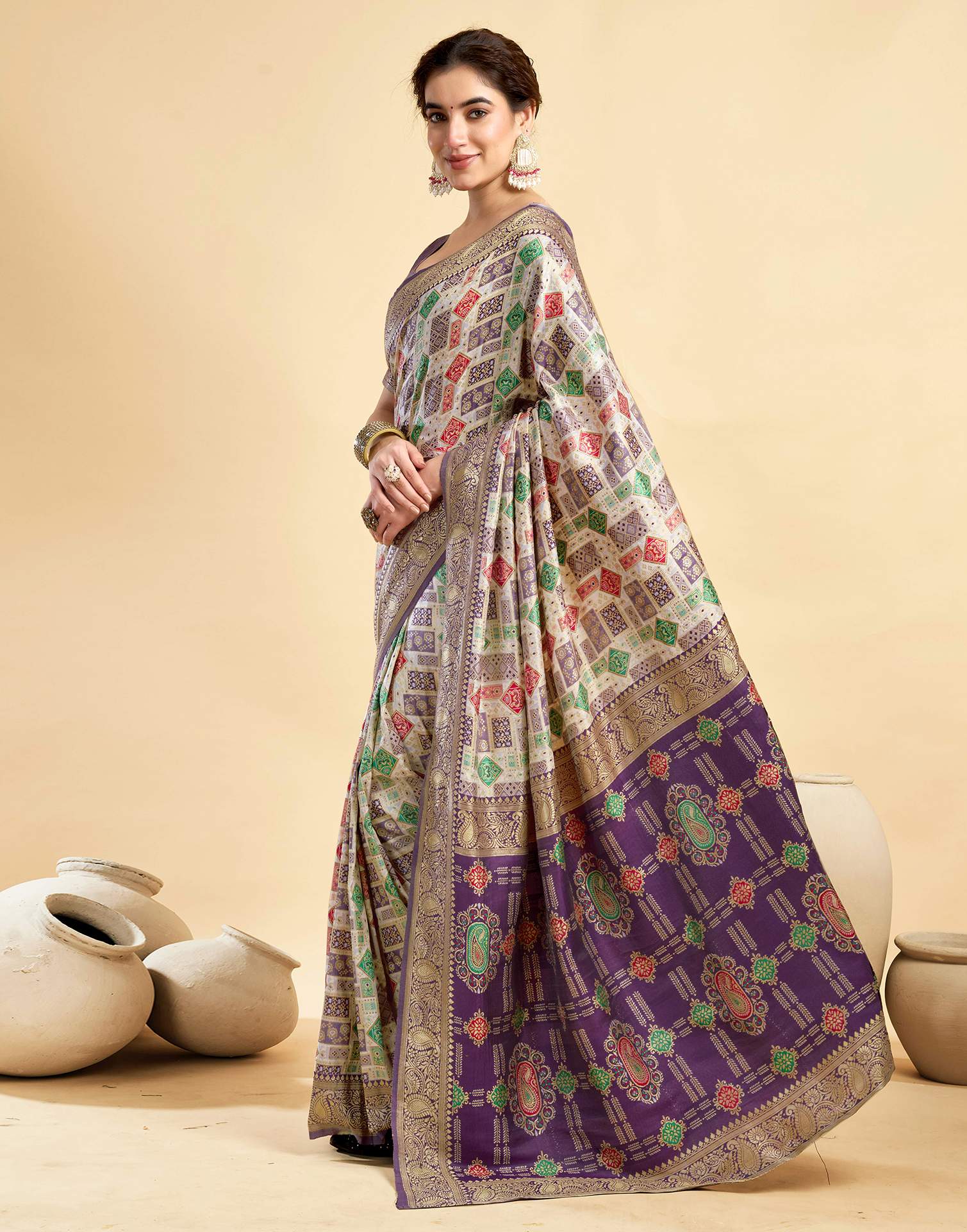 Cream Silk Woven Patola Saree - Image 4