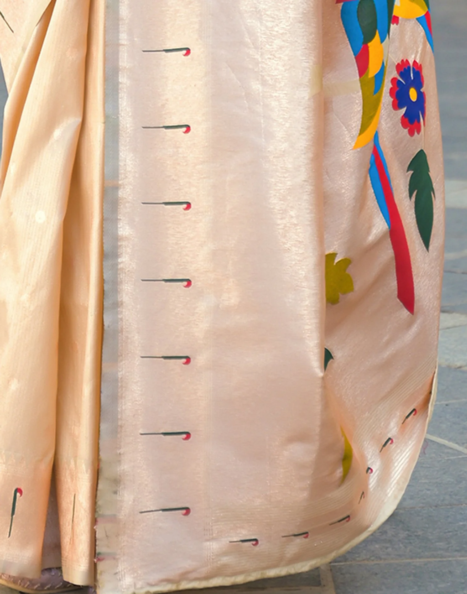 Cream Silk Woven Paithani Saree - Image 11