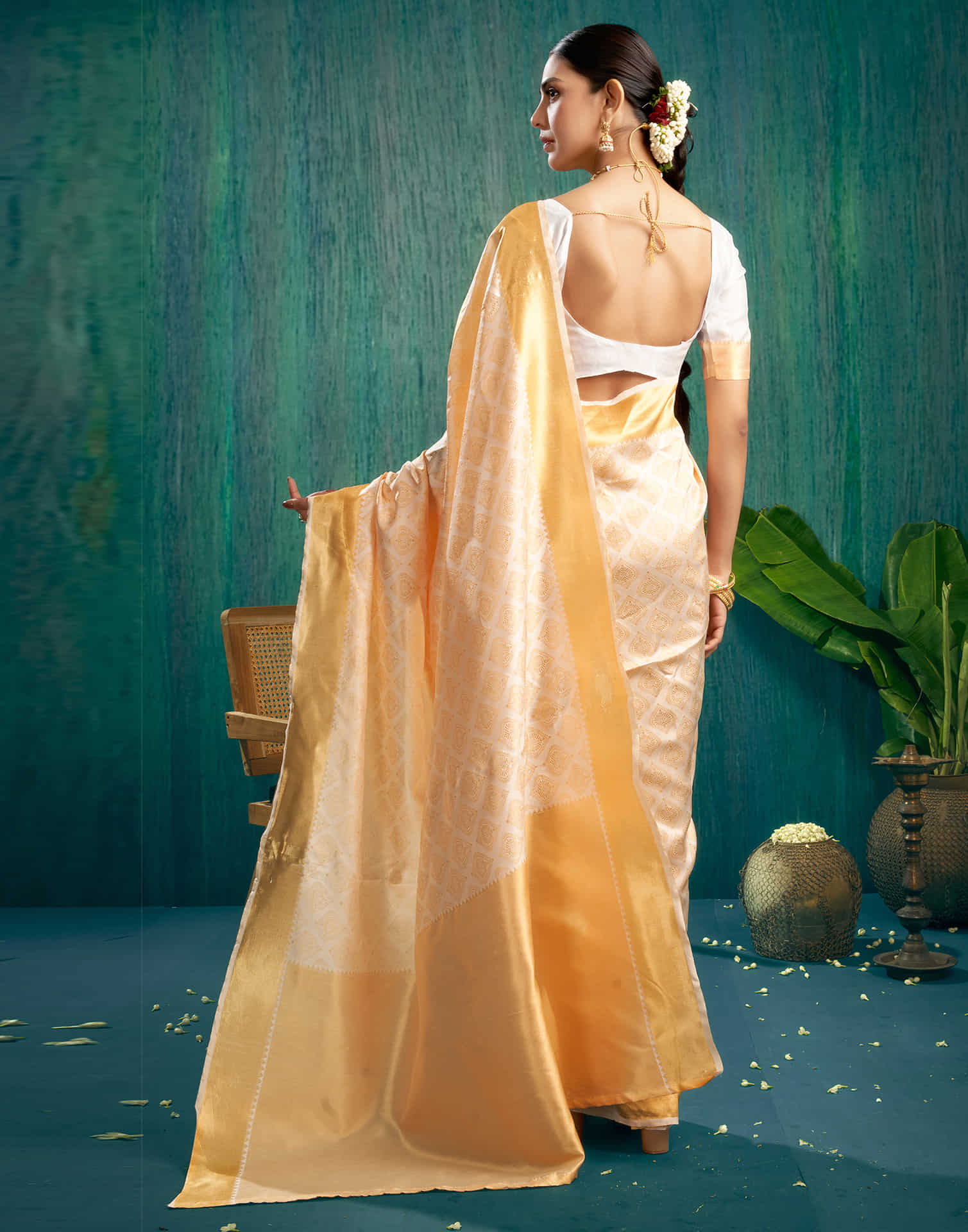 Cream Woven Kanjivaram Silk Saree - Image 6