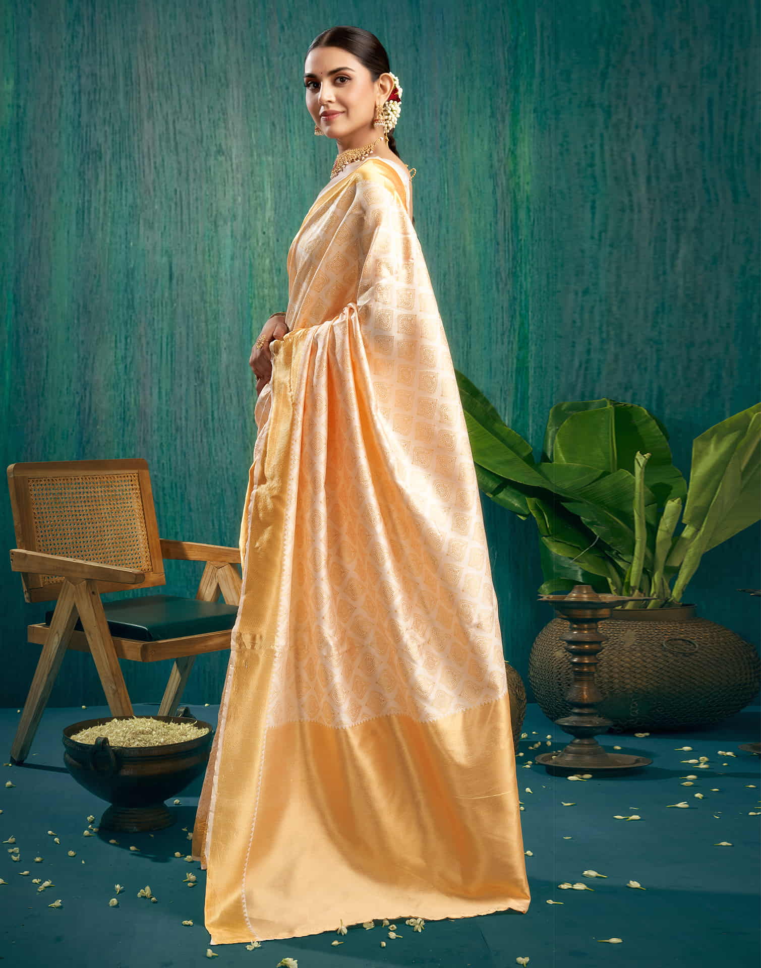 Cream Woven Kanjivaram Silk Saree - Image 7
