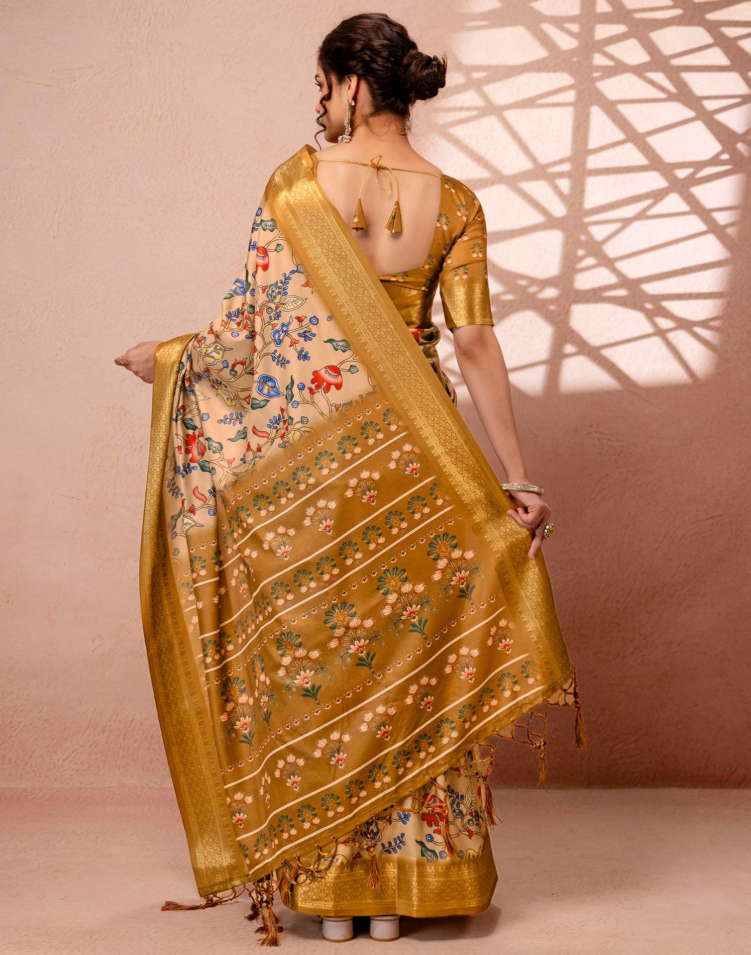 Dark Beige Silk Kalamkari Printed Woven Border Saree - Image 5