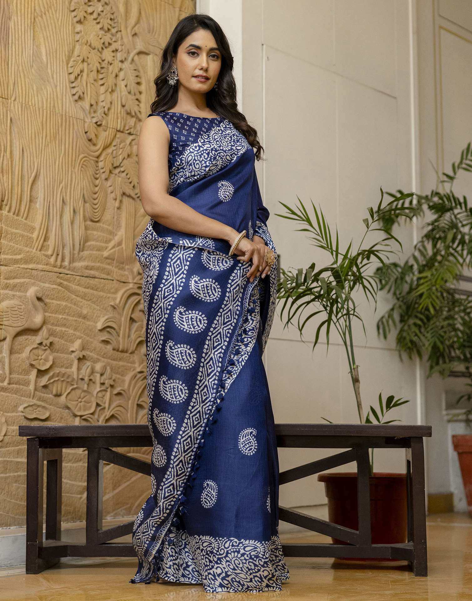 Dark Blue Cotton Blend Printed Saree - Image 7