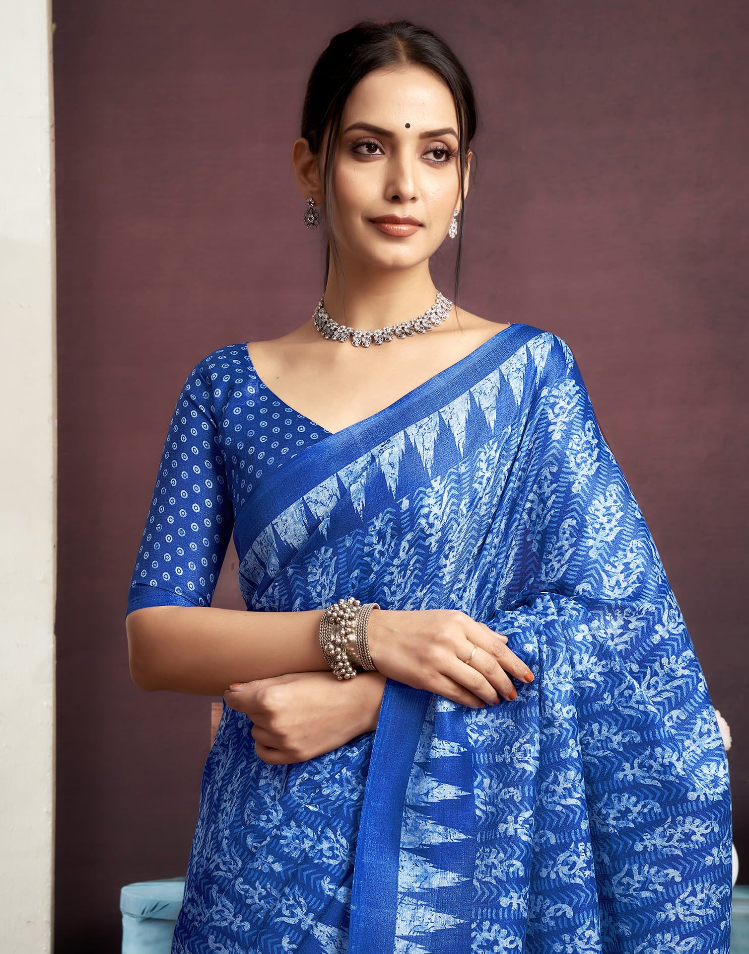 Indigo Cotton Blend Printed Saree - Image 4
