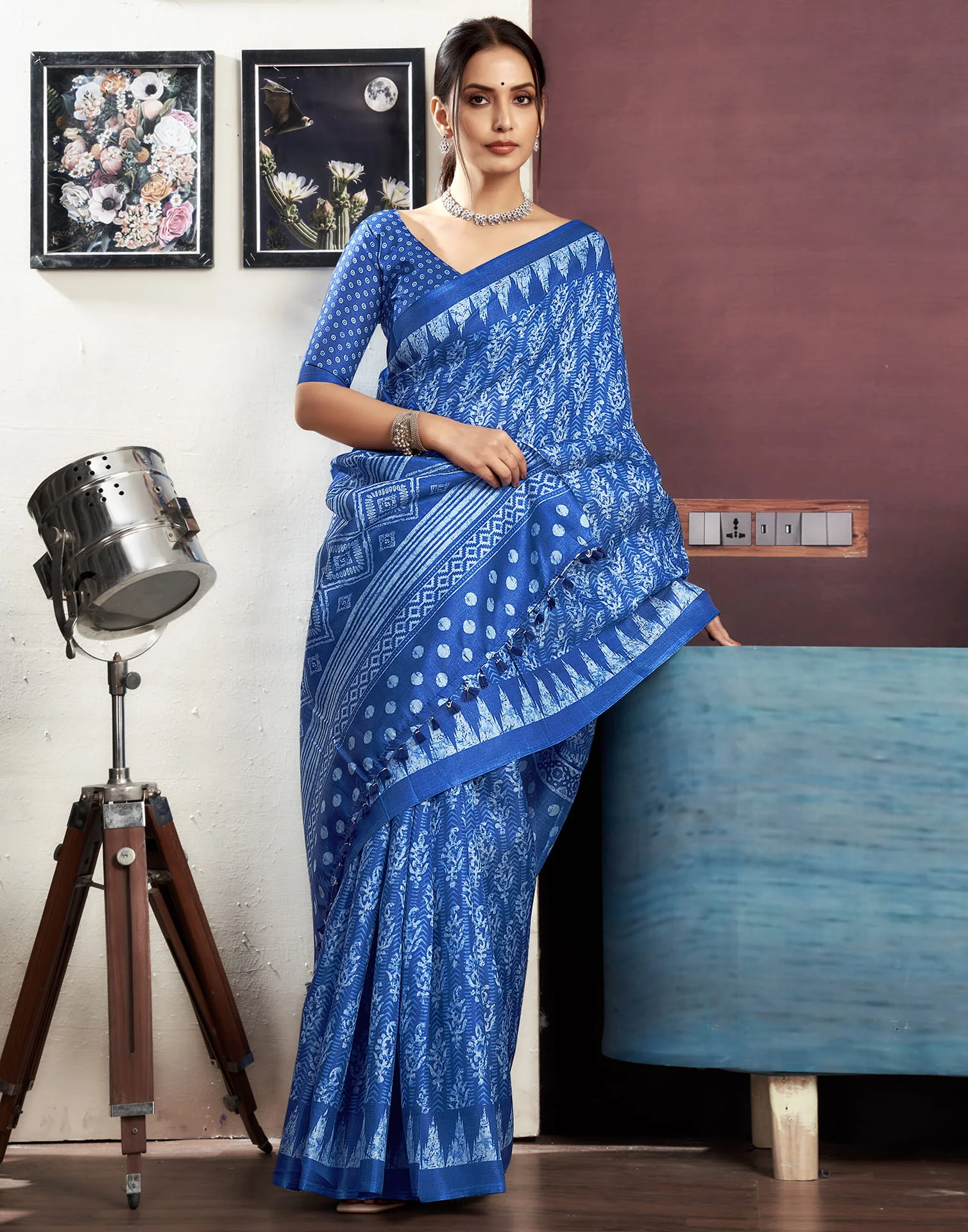 Indigo Cotton Blend Printed Saree - Image 5