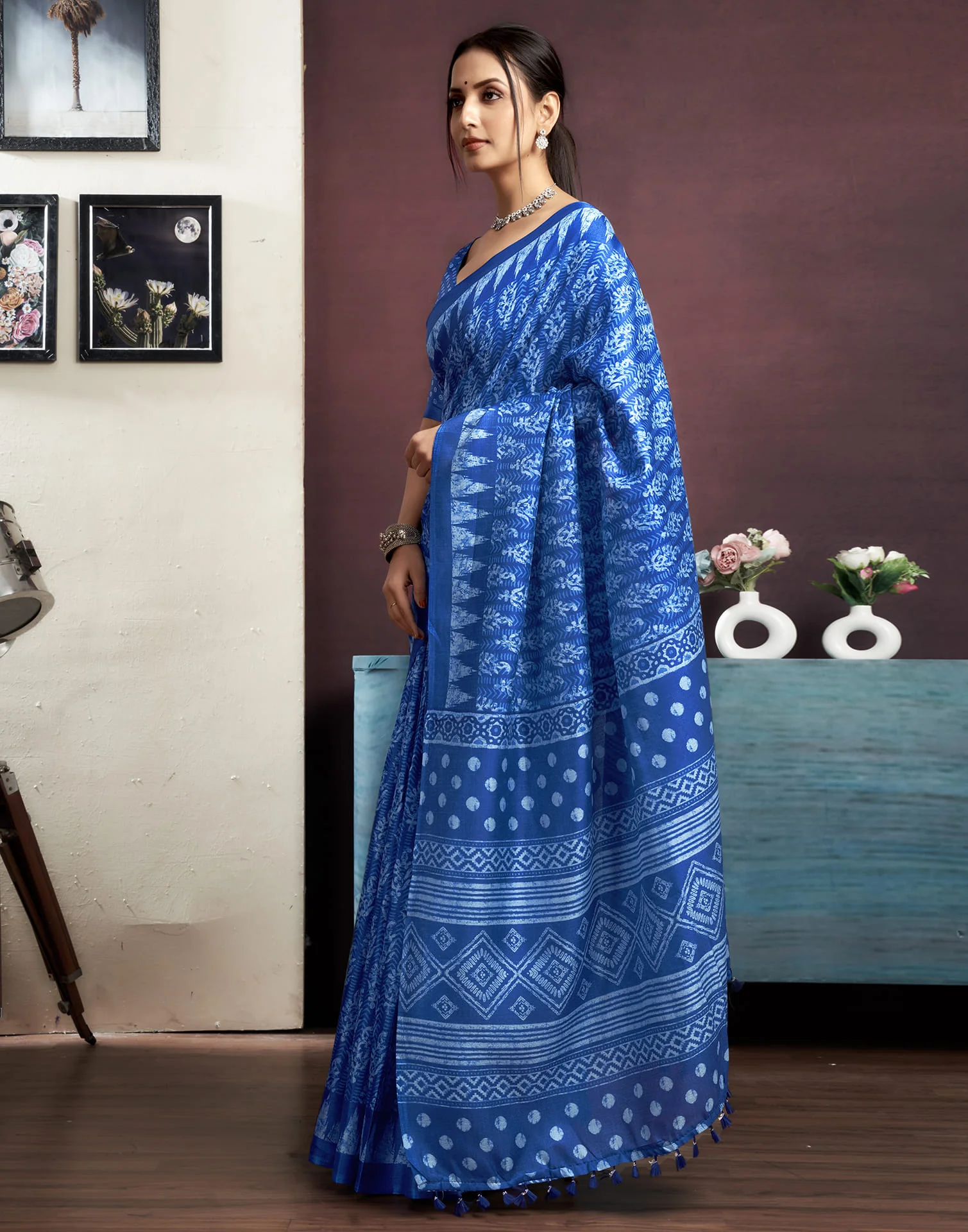 Indigo Cotton Blend Printed Saree - Image 6