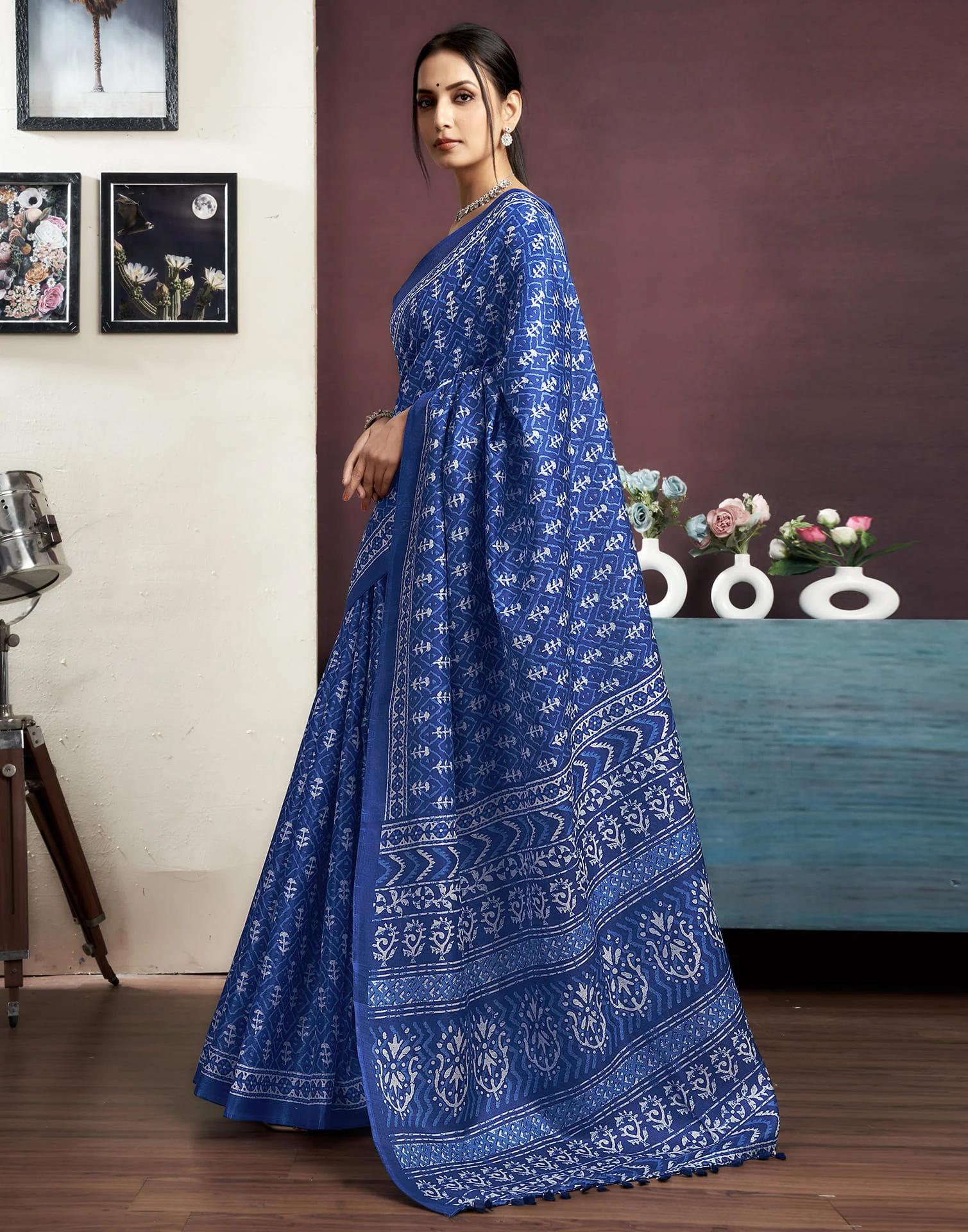 Indigo Cotton Blend Printed Saree - Image 5