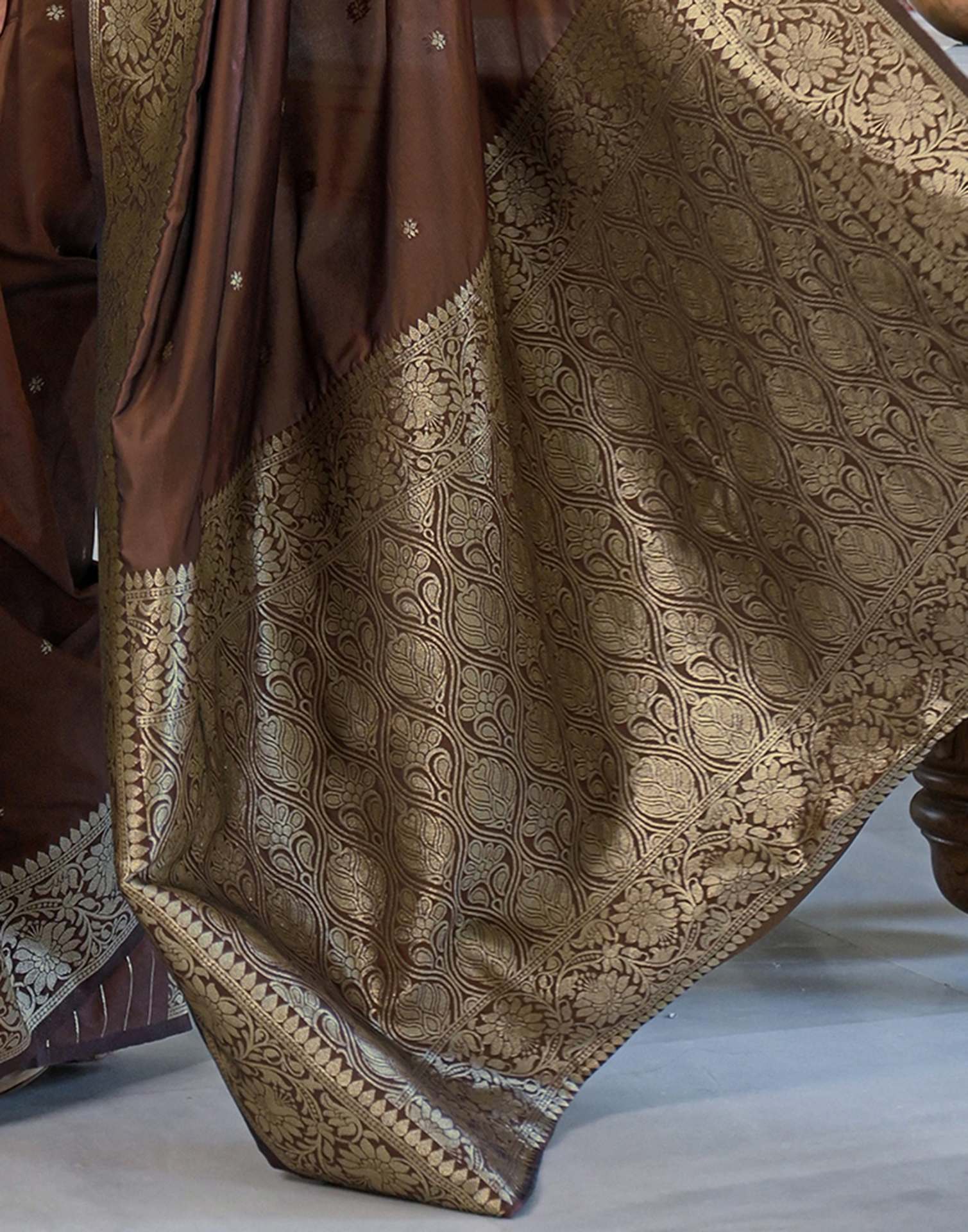 Dark Brown Silk Woven Banarasi Saree - Image 10